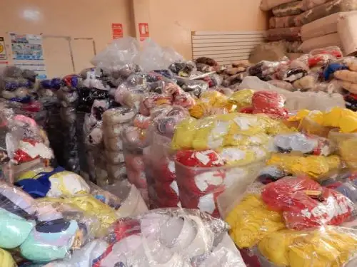 Sunat intervino tres almacenes en La Victoria con el apoyo de la Policía Fiscal y la Fiscalía. Foto: Difusión