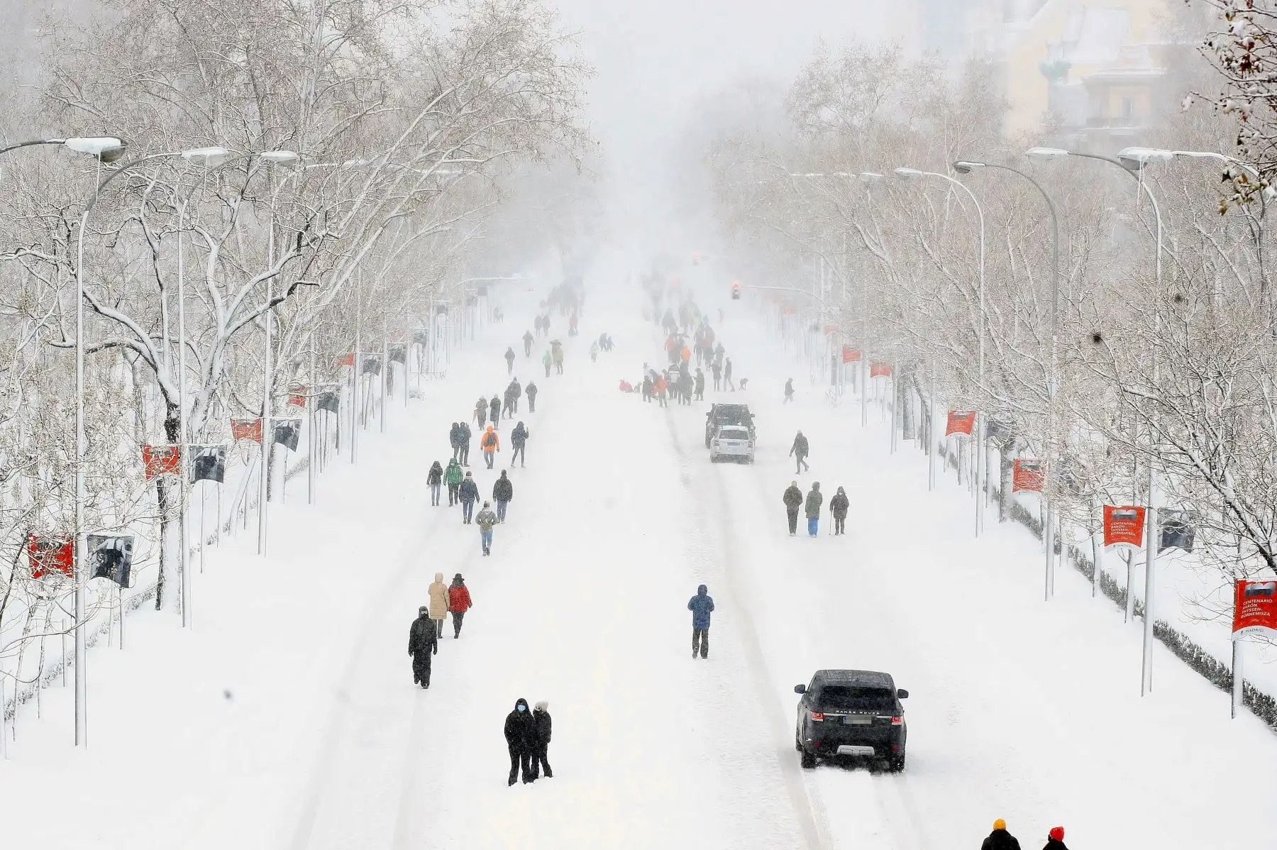 Madrid amanece sin autobuses, con cortes en Metro y sin vuelos en Barajas. Foto: EFE