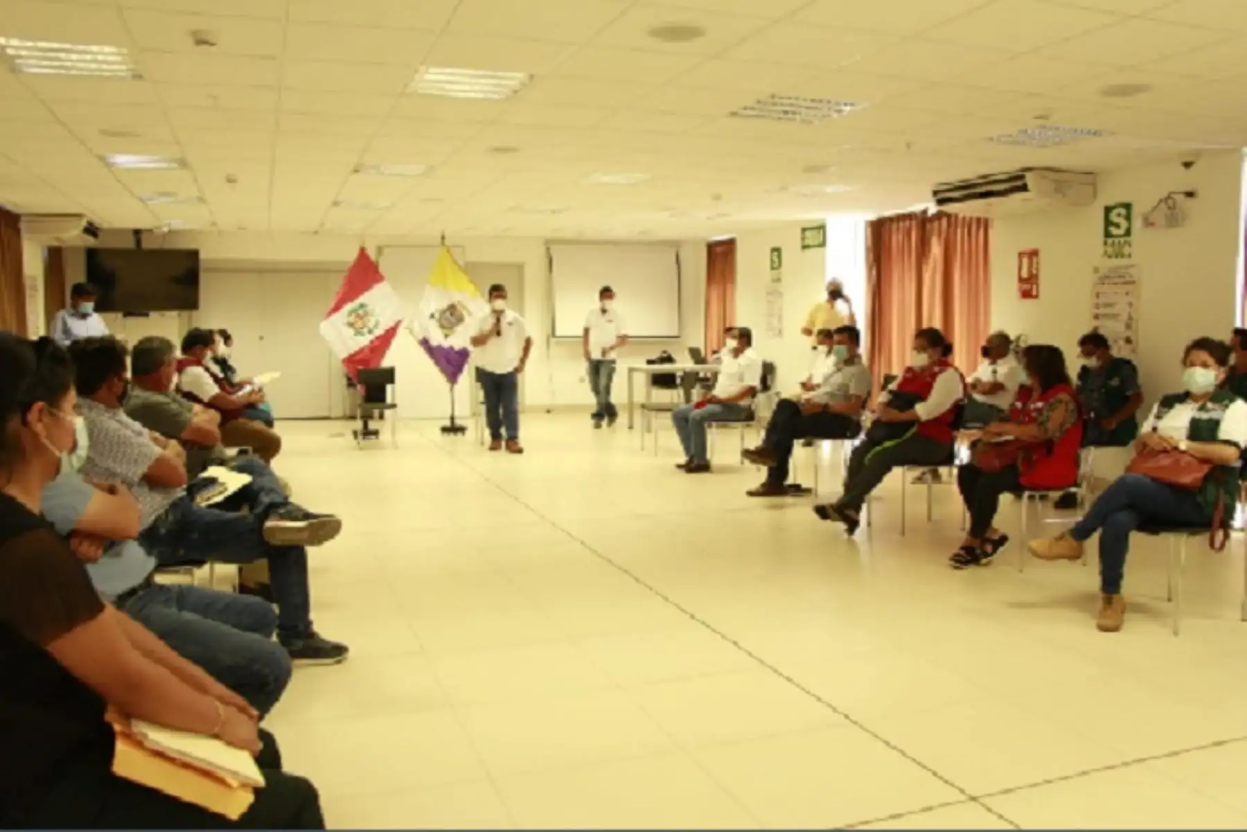 Las comisiones conformadas que sesionaron por espacio de cuatro horas -en una de las sedes del Gobierno Regional de Ica-, son: Saneamiento, Cuna Más, Titulación y Vivienda social, Educación, Salud, Agricultura y Transporte.