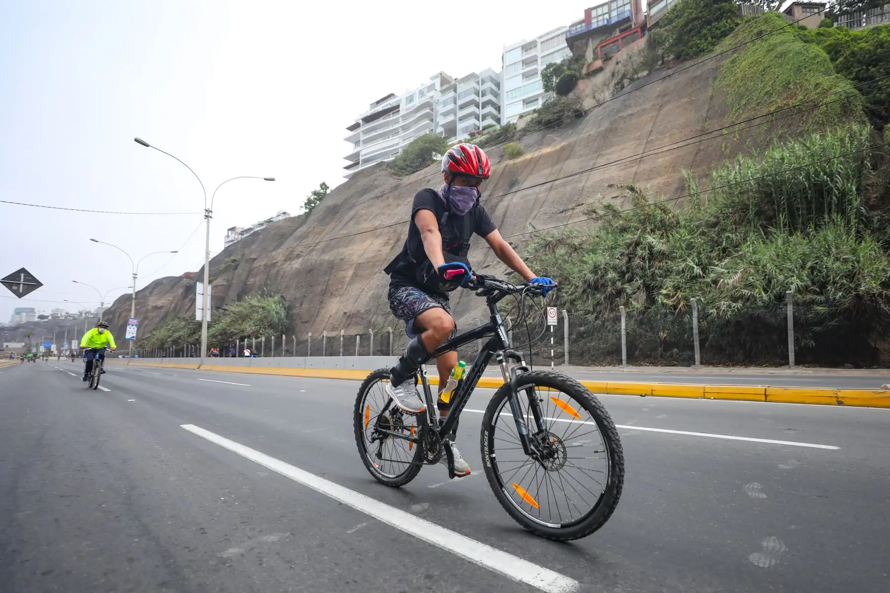 Tras cierre de Costa Verde por fin de semana, ciudadanos realizan actividades deportivas en familia.
Foto: Municipalidad de Lima
