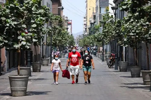 Municipalidad de Lima impulsa la primera edición del año del programa Al Damero de Pizarro sin Carro. Esta iniciativa, contempla el cierre de 68 manzanas del Centro Histórico para convertirlas en un espacio libre y seguro, a fin de que los ciudadanos puedan realizar actividades a pie, en bicicleta, patines y otros medios de transporte no motorizado.
Foto: Municipalidad de Lima