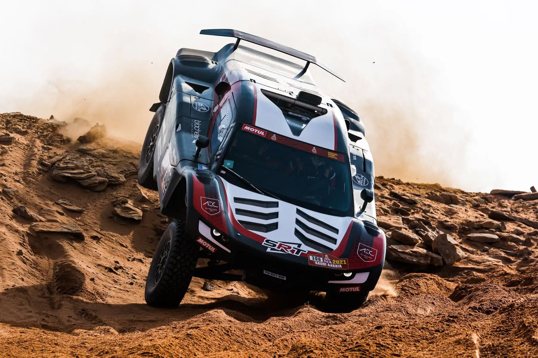 El piloto Mathieu Serradori de Francia y Fabian Lurquin de Bélgica, Century, SRT Racing, en acción durante la octava etapa del Dakar 2021 entre Sakaka y Neom, Arabia Saudita. Foto. AFP