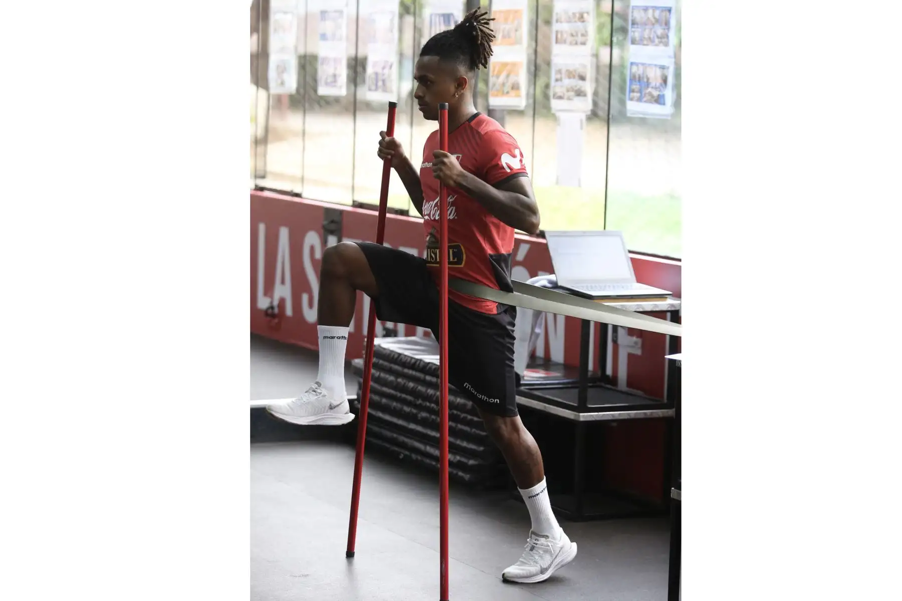Pedro Gallese, Edison Flores, Yordy Reyna, Alexander Callens, Andy Polo y Marcos López fueron los futbolistas que iniciaron las prácticas hasta que deban reintegrarse a sus clubes para el inicio de la temporada 2021. Foto: FPF