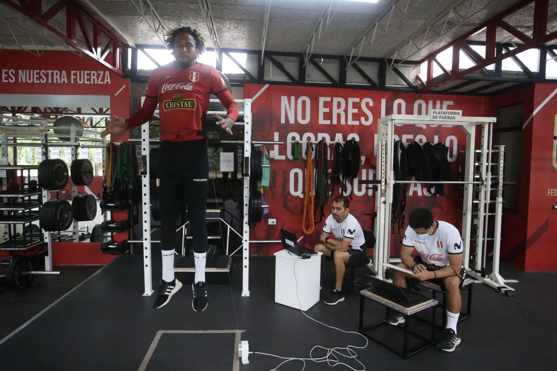 Pedro Gallese, Edison Flores, Yordy Reyna, Alexander Callens, Andy Polo y Marcos López fueron los futbolistas que iniciaron las prácticas hasta que deban reintegrarse a sus clubes para el inicio de la temporada 2021. Foto: FPF