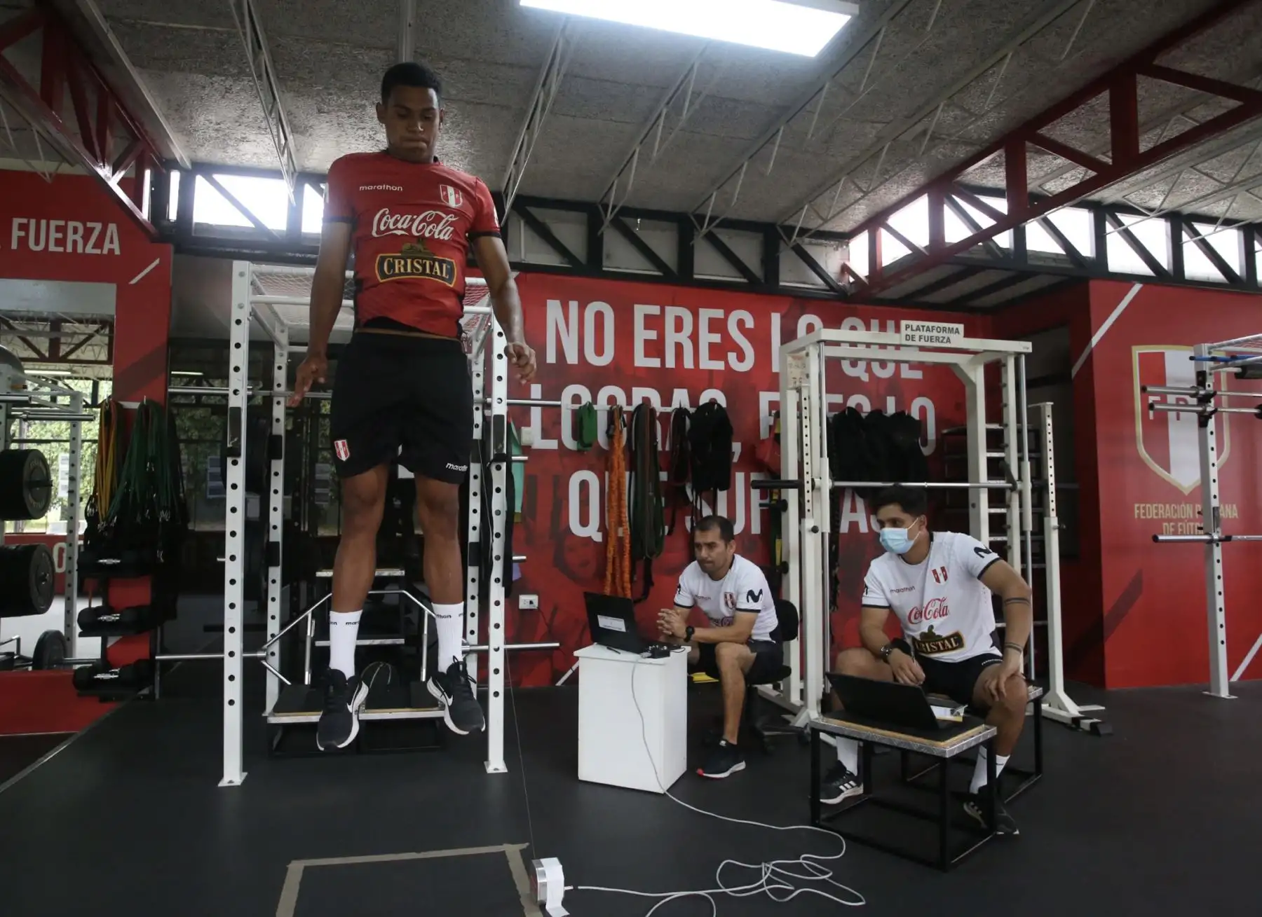 Pedro Gallese, Edison Flores, Yordy Reyna, Alexander Callens, Andy Polo y Marcos López fueron los futbolistas que iniciaron las prácticas hasta que deban reintegrarse a sus clubes para el inicio de la temporada 2021. Foto: FPF