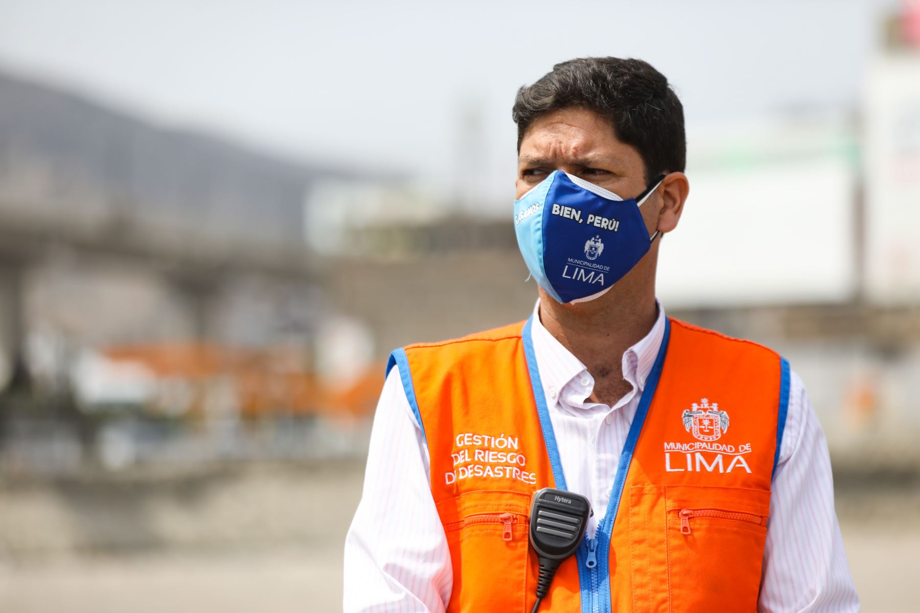 La Municipalidad Metropolitana de Lima, realizó el llenado de sacos terreros en el AH Nueva Caja de Agua en Cercado de Lima como medida de prevención ante un posible desborde del río Rímac. Foto: MML
