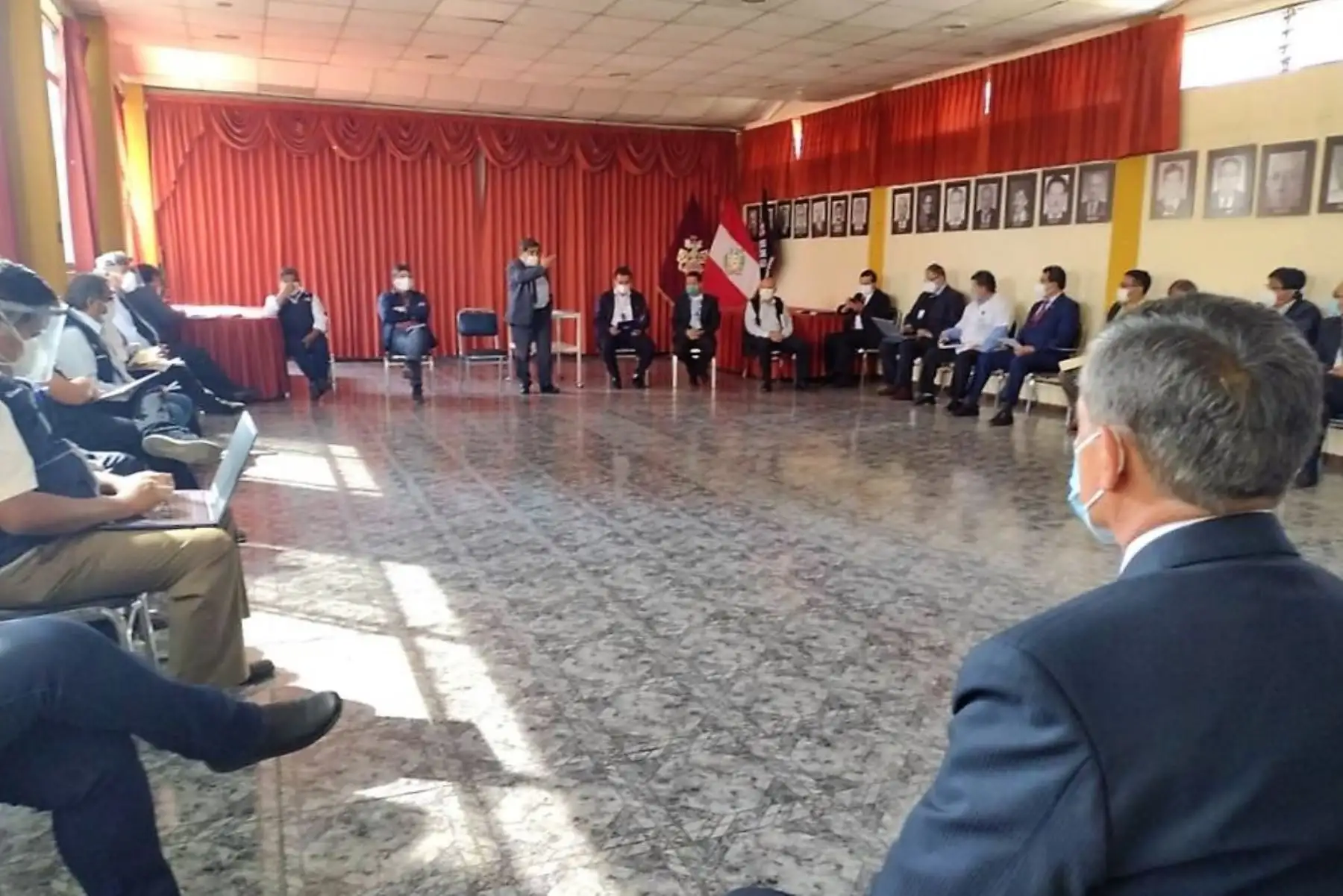 Delegación del Minsa dialoga con autoridades y representantes regionales de salud en Arequipa.