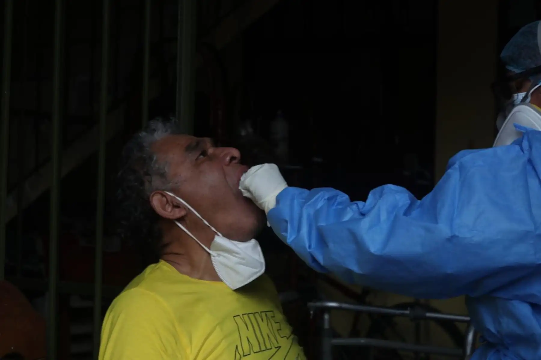 Fuerzas Armadas están desplegadas en diversos puntos del país para llevar a cabo la Operación Tayta. Atención primaria en salud para las personas más vulnerables, Esto es lo que está ocurriendo en Villa María del Triunfo.
Foto:ANDINA/MindefPeru