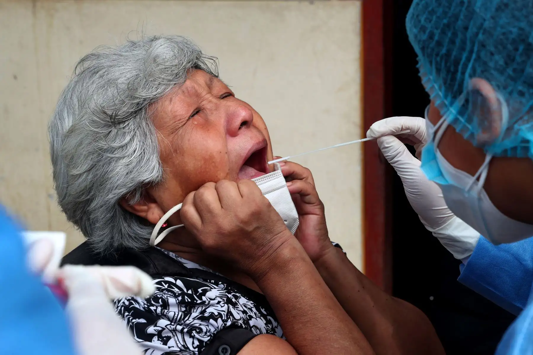 Fuerzas Armadas están desplegadas en diversos puntos del país para llevar a cabo la Operación Tayta. Atención primaria en salud para las personas más vulnerables, Esto es lo que está ocurriendo en Villa María del Triunfo. Foto:ANDINA/MindefPeru