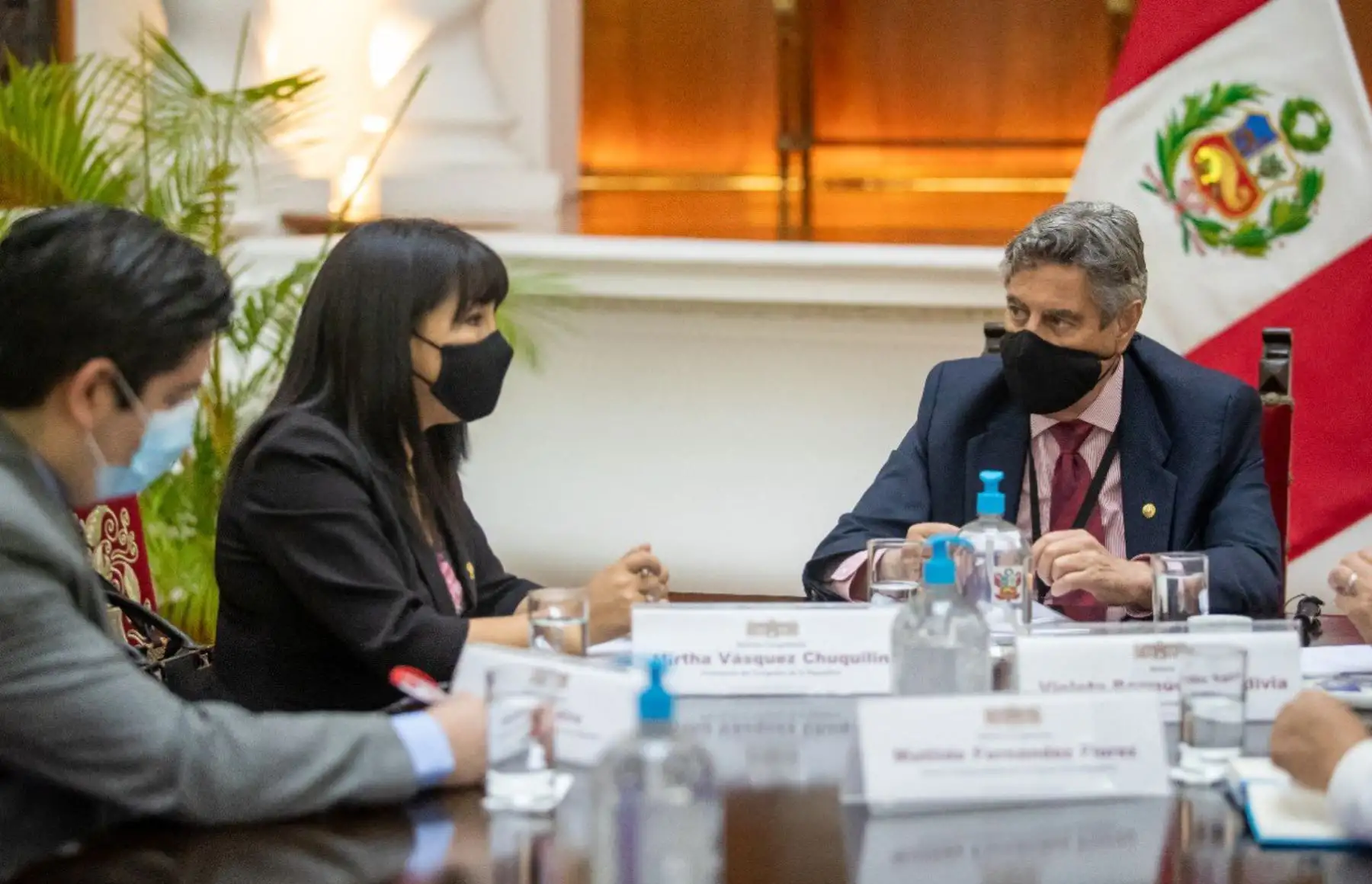 El presidente de la República,Francisco Sagasti, sostuvo una reunión de trabajo con los integrantes de la Mesa Directiva del Congreso, con quienes abordó diversos temas de salud pública y otros de interés nacional. Foto: ANDINA/Prensa Presidencia