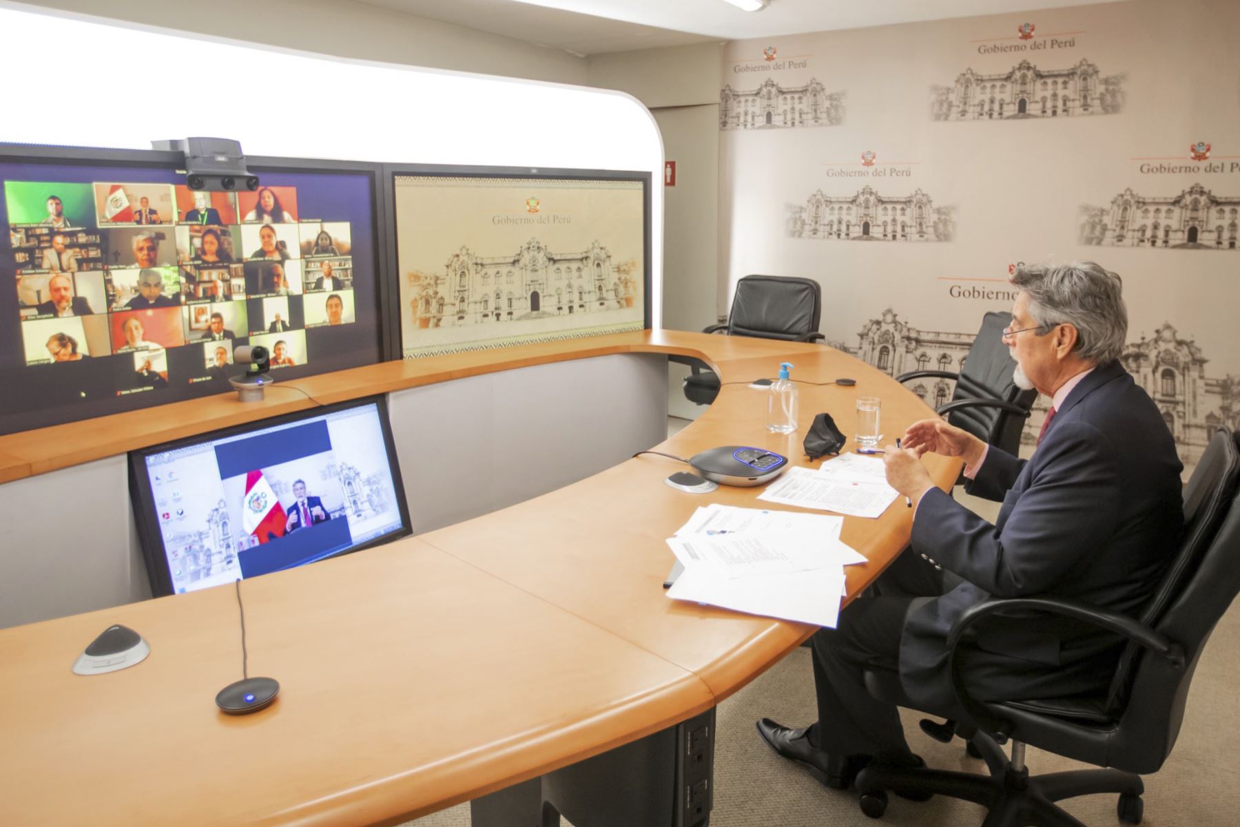 El presidente de la República, Francisco Sagasti, recibió el saludo de los líderes religiosos del país, durante una reunión virtual con el Consejo Interreligioso del Perú, que promueve y moviliza la cooperación interreligiosa, mediante la acción por la justicia, paz y solidaridad. Foto: ANDINA/Prensa Presidencia
