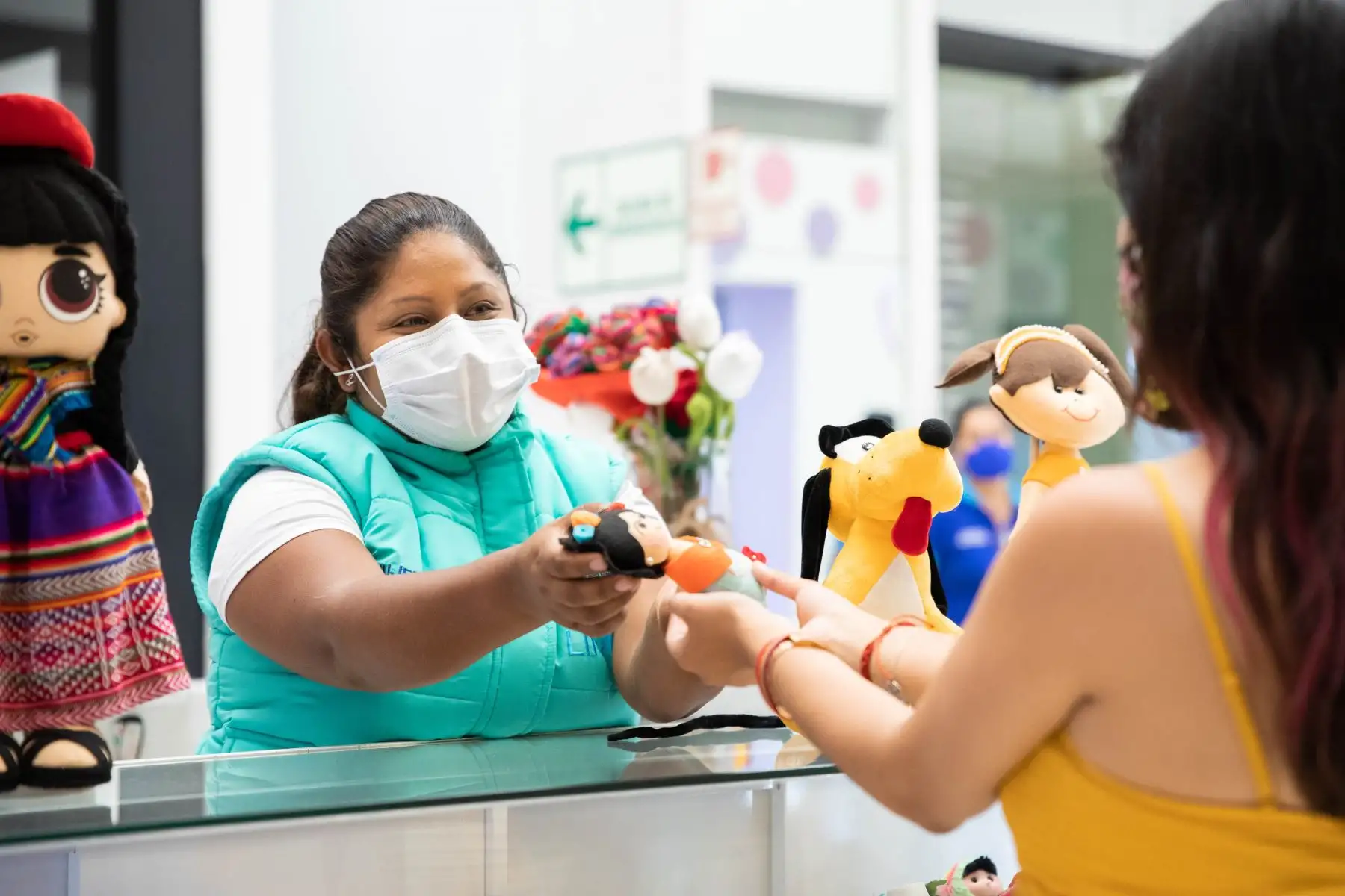La Municipalidad Metropolitana de Lima inauguró el módulo “Mujer emprende”, en el Jockey Plaza que tiene como objetivo beneficiar a mujeres de diferentes distritos de la ciudad, generando oportunidades de negocio para mejorar su calidad de vida y promover su independencia económica. Foto: MML