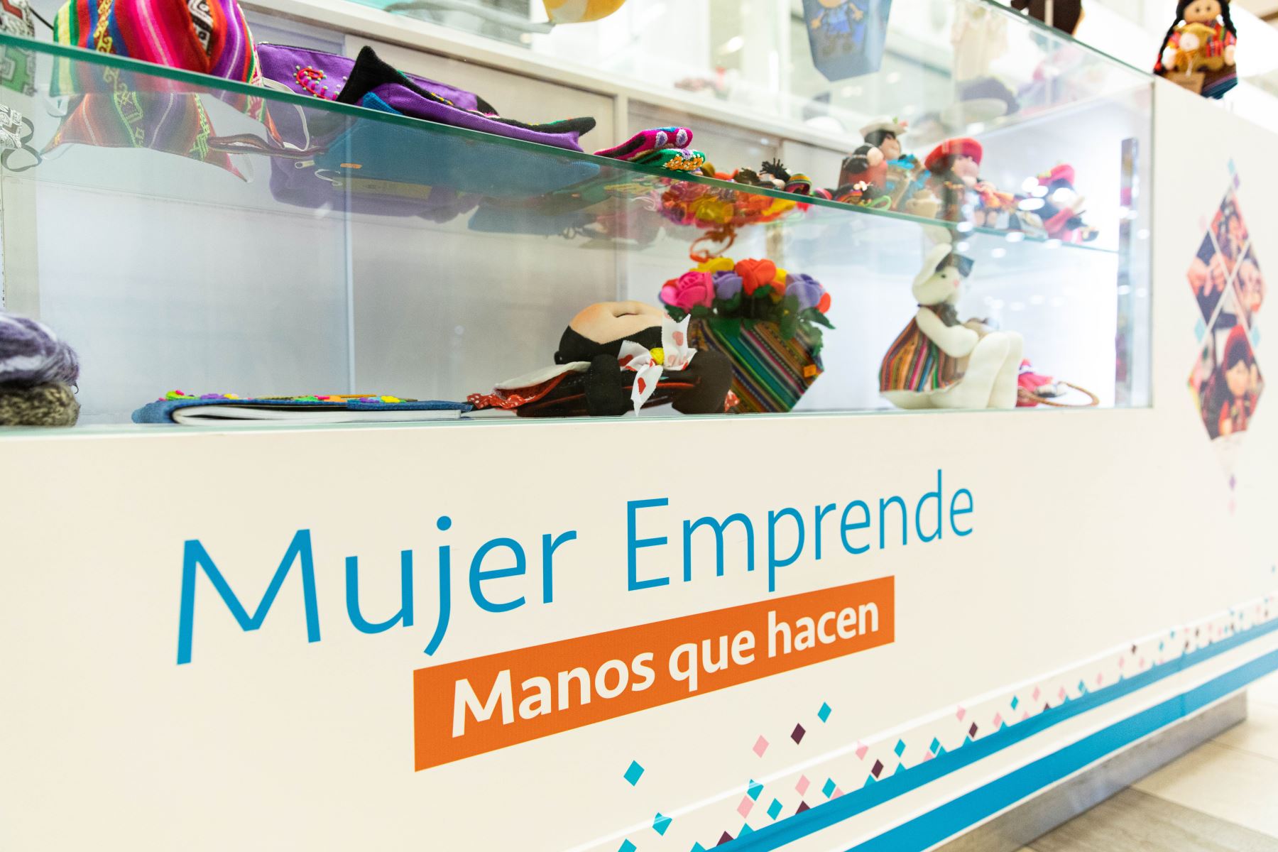 La Municipalidad Metropolitana de Lima inauguró el módulo “Mujer emprende”, en el Jockey Plaza que tiene como objetivo beneficiar a mujeres de diferentes distritos de la ciudad, generando oportunidades de negocio para mejorar su calidad de vida y promover su independencia económica. Foto: MML