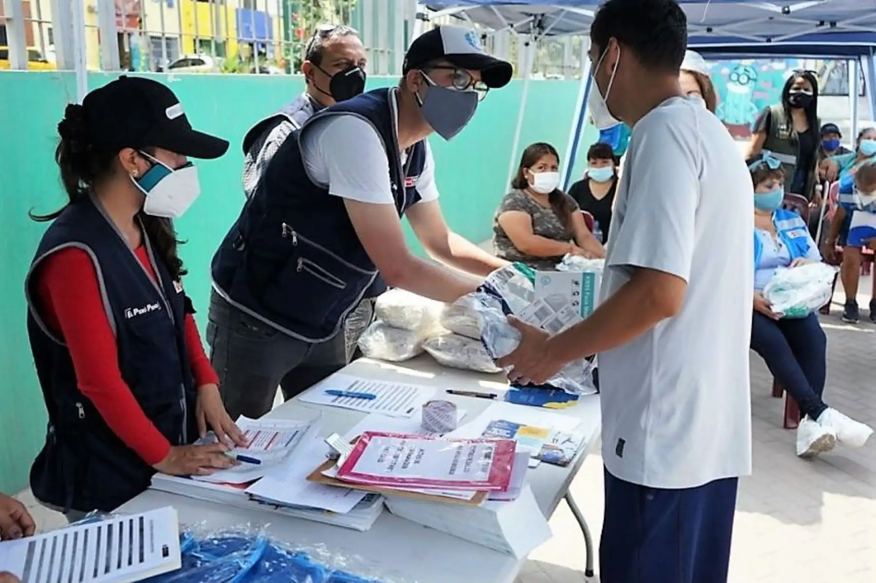 El Ministerio de Salud distribuye pulsioxímetros para un seguimiento cercano y oportuno de casos confirmados de covid-19. Foto: ANDINA/Difusión