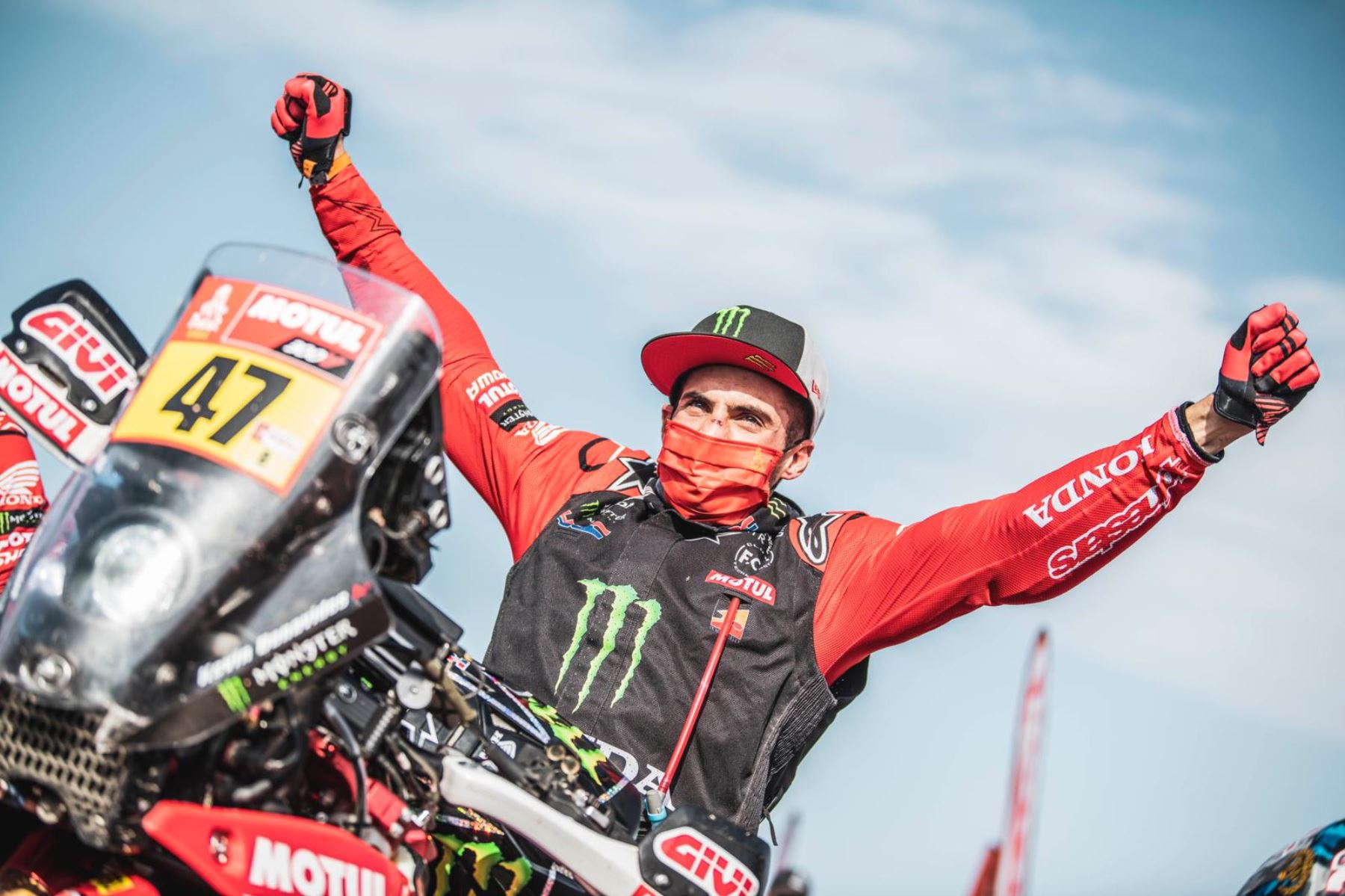 Kevin Benavides se consagró en el Dakar 2021 al ganar en moto.