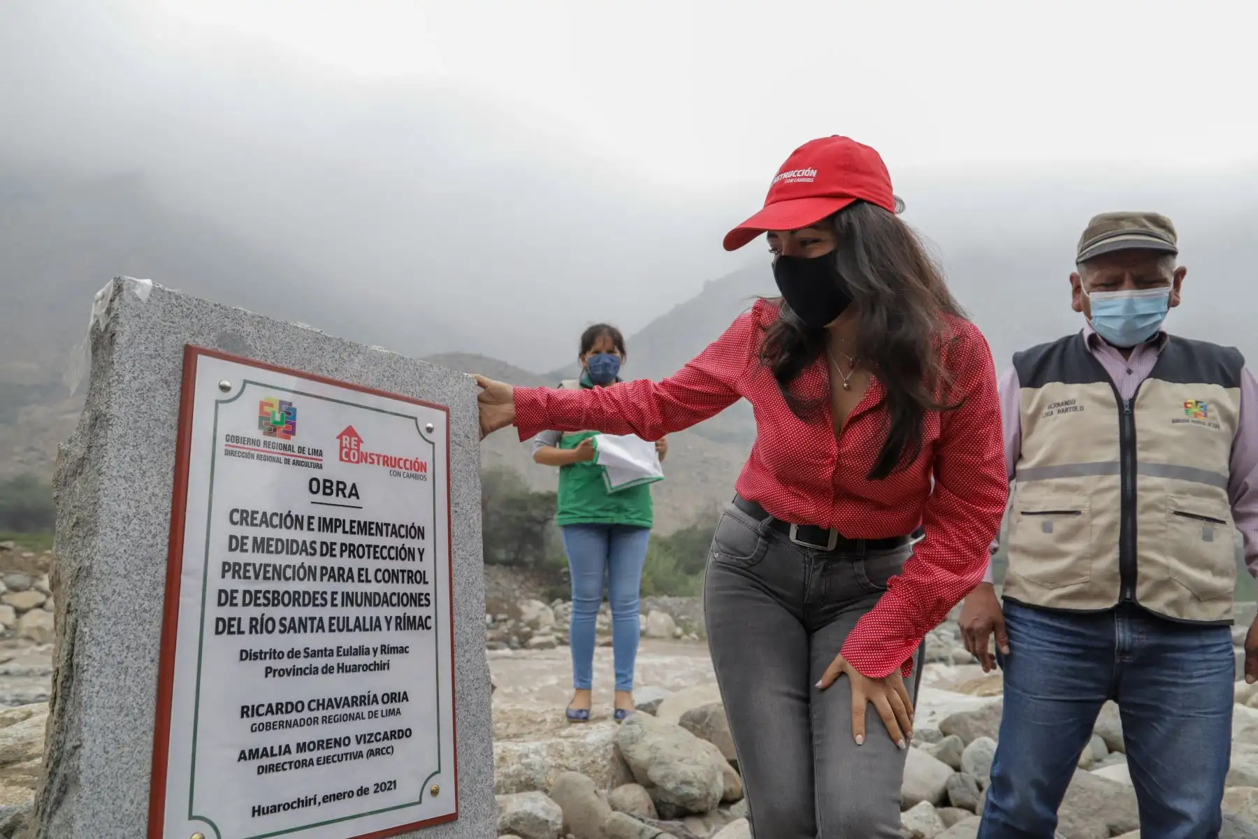 La Autoridad para la Reconstrucción con Cambios inauguró 6km de defensas ribereñas de los ríos Santa Eulalia y Rímac, con una inversión de quince millones de soles, obra que beneficiará a más de 2400 agricultores.
Foto: Reconstrucción con Cambios