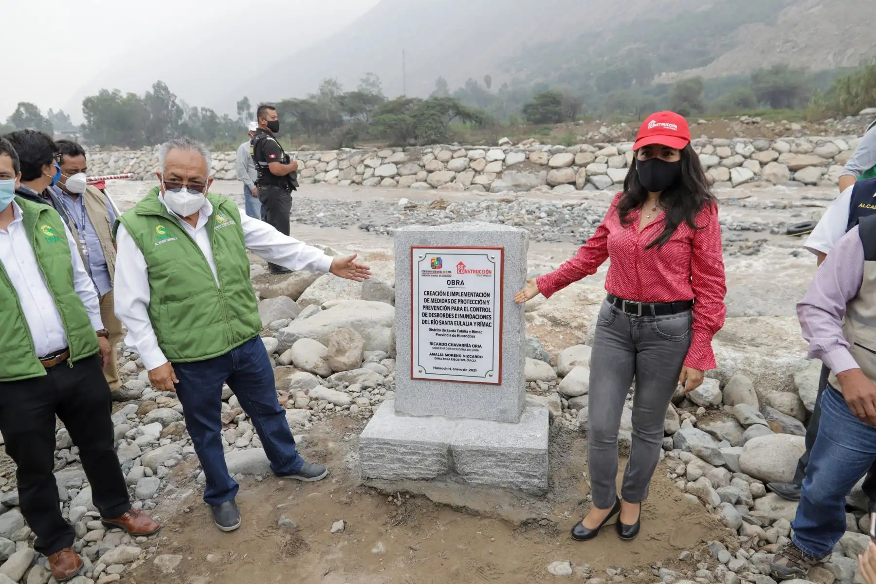 La Autoridad para la Reconstrucción con Cambios inauguró 6km de defensas ribereñas de los ríos Santa Eulalia y Rímac, con una inversión de quince millones de soles, obra que beneficiará a más de 2400 agricultores.
Foto: Reconstrucción con Cambios