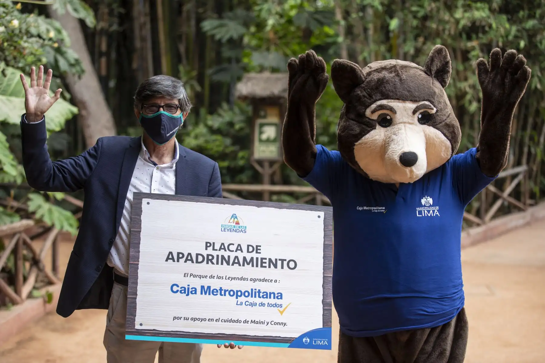 Con la finalidad de apoyar a la iniciativa Súmate del Parque de Leyendas, la Caja Metropolitana decidió apadrinar a Maini y Connie, y entregó cerca de S/40 mil, que servirán para cubrir los gastos de su alimentación