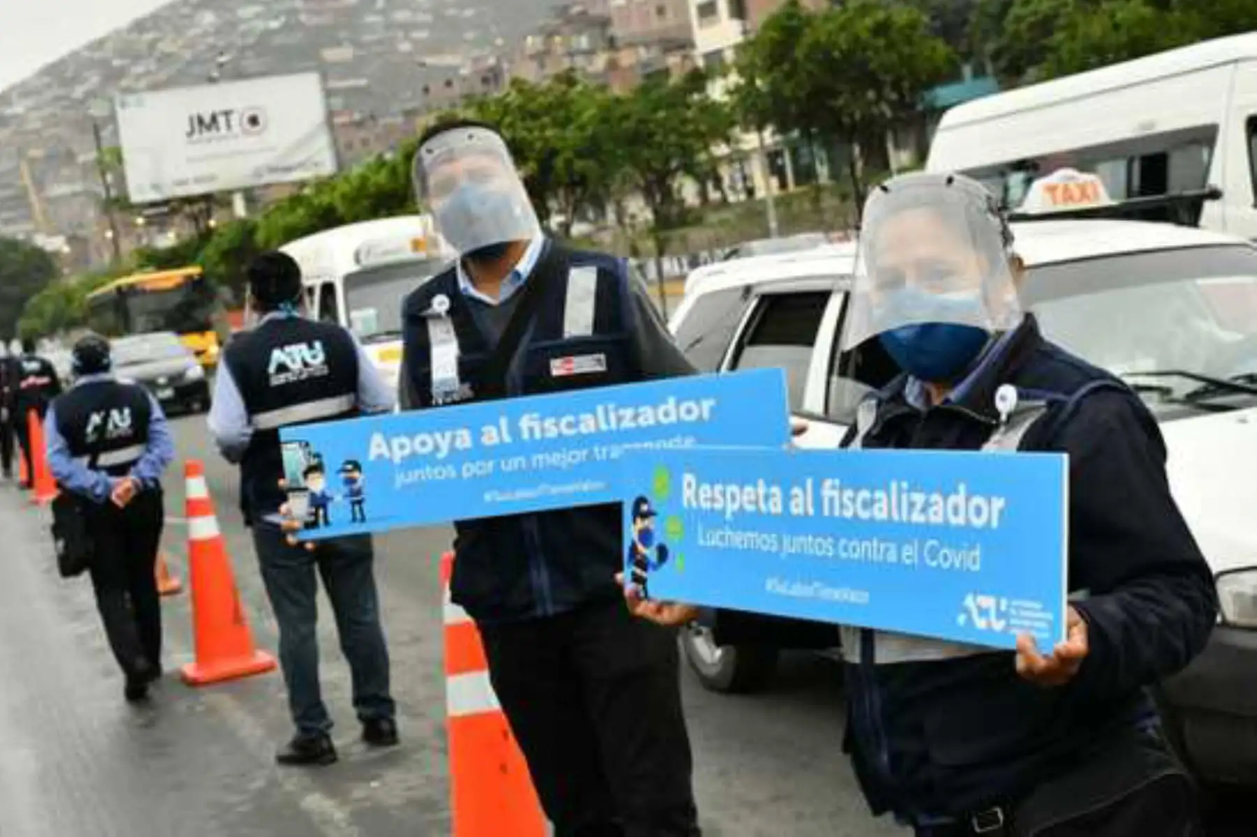Un total de 1,000 fiscalizadores de transporte salen todos los días,para combatir la informalidad y verificar el cumplimiento de los protocolos de bioseguridad en 100 puntos críticos de Lima y Callao. ANDINA/ATU