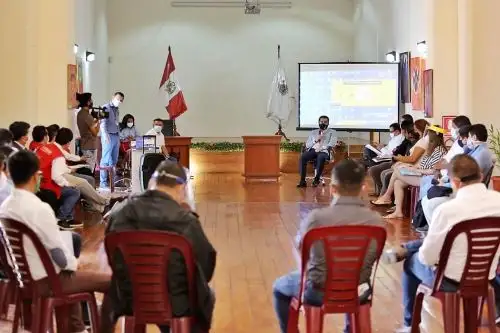 Reunión entre autoridades locales y regionales de La Libertad para encontrar solución a la contaminación de las aguas del río Moche. Foto: ANDINA/Difusión