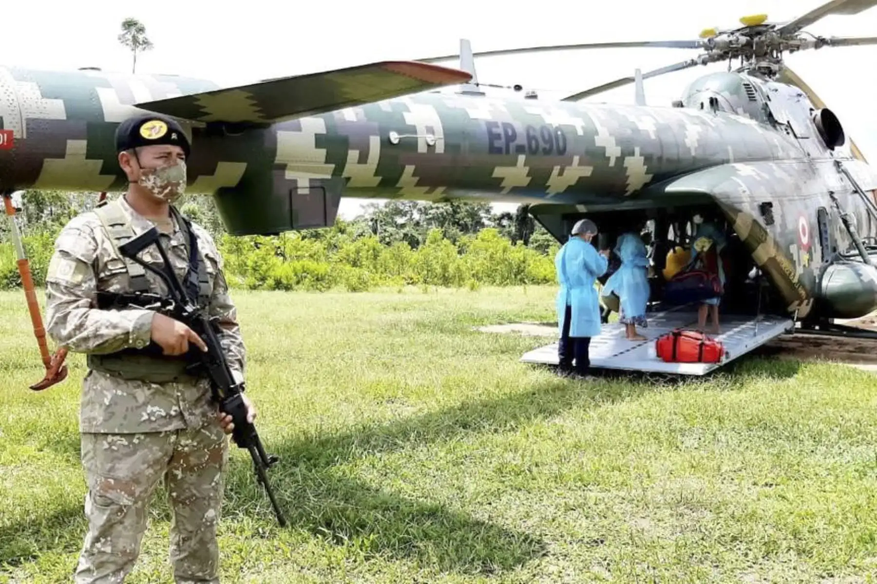 En coordinación con el Gobierno Regional de Madre de Dios, la Dirección Regional de Salud y el Ministerio de Defensa se efectuó este traslado de la menor que presentaba un cuadro de sepsis neonatal y deshidratación leve, pero que actualmente se encuentra recuperando. Foto: @EjercitoPeru
