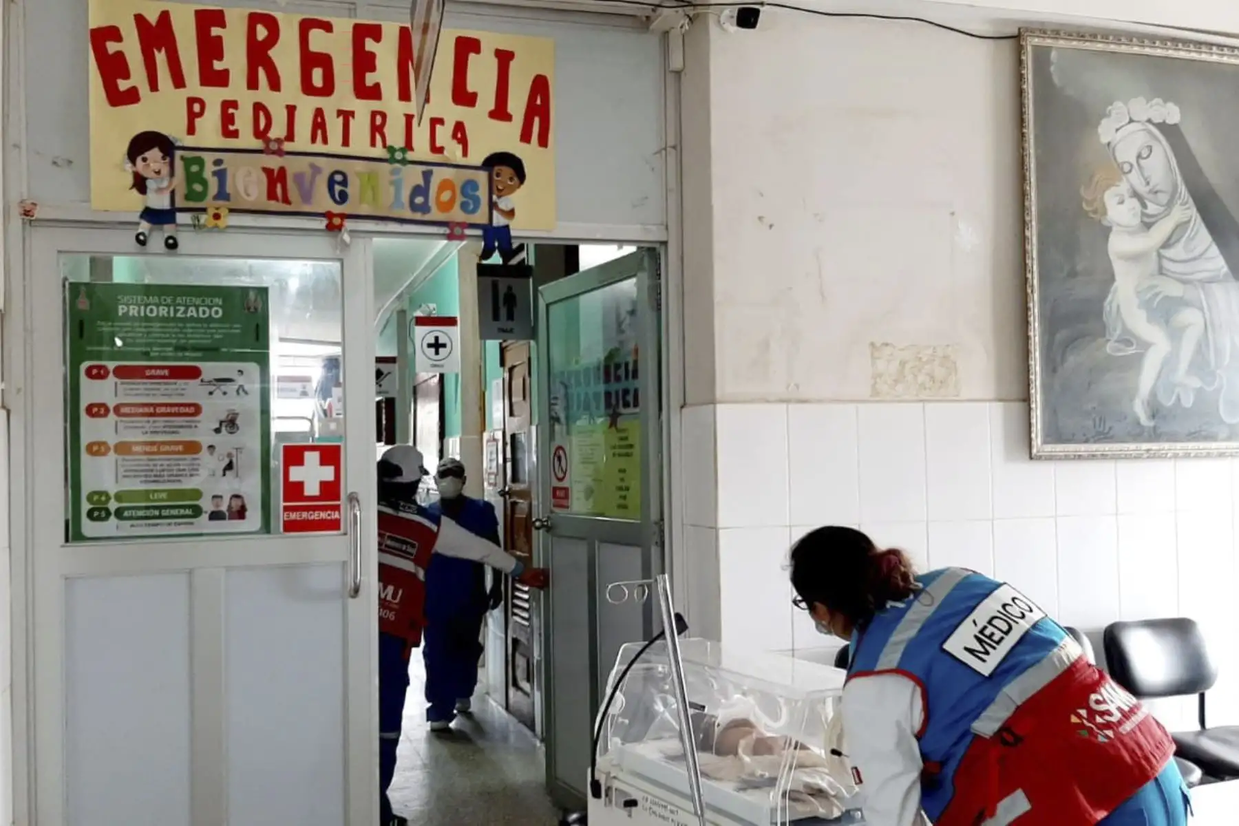 En respuesta inmediata y oportuna, el Ejército del Perú realizó la evacuación aeromédica helitransportada de una bebé de 25 días de nacida, desde la Comunidad Campesina de Yomibato, ubicada en la provincia de Manu, en el interior del Parque Nacional del Manu. Foto: @EjercitoPeru