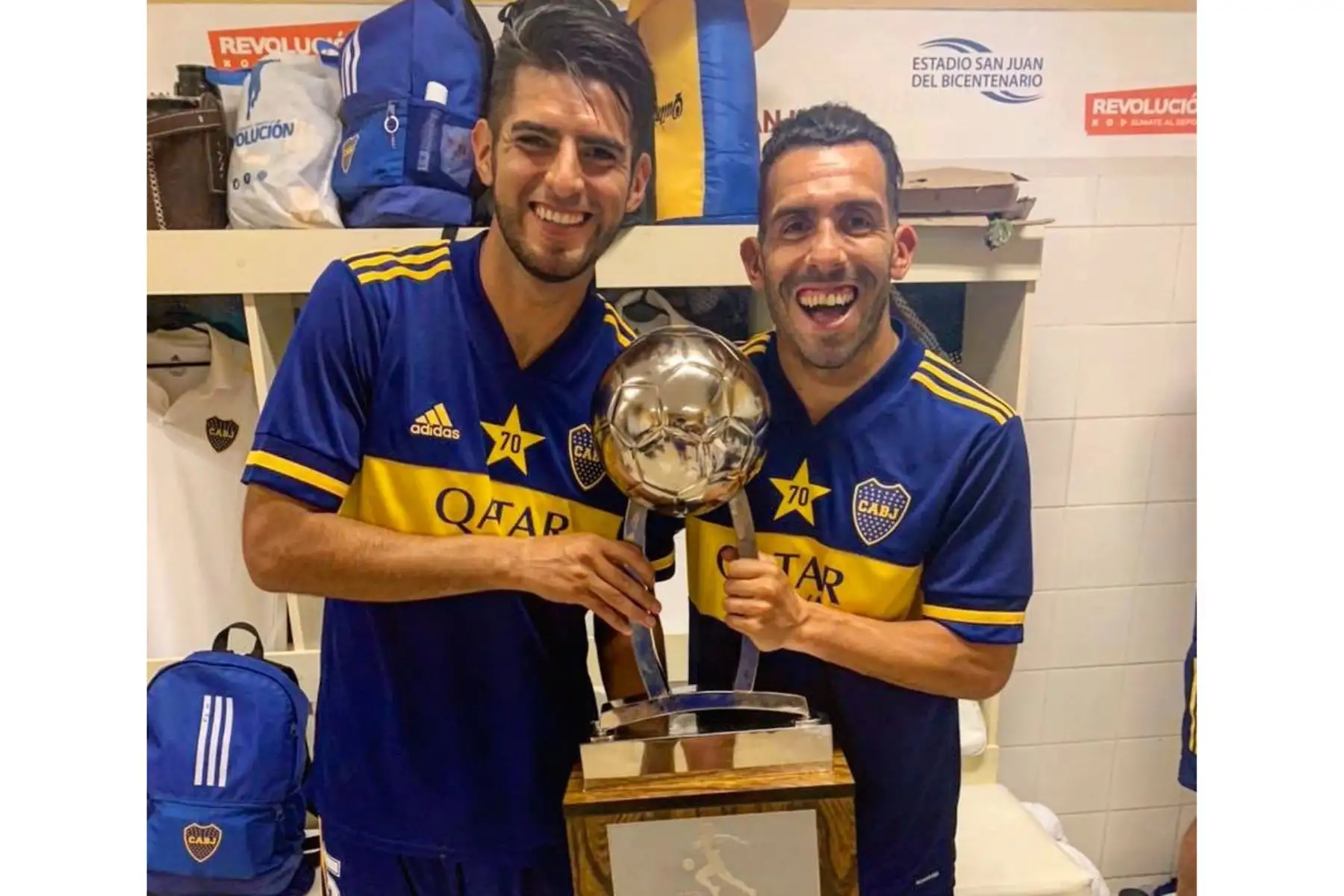 Carlos Zambrano fue uno de los artífices para que Boca Juniors logre su título número 70 de su historia luego que ayer derrotó por penales 5-3 al Banfield, después de igualar 1-1 en la final. Foto: Twitter/@5zambranocz