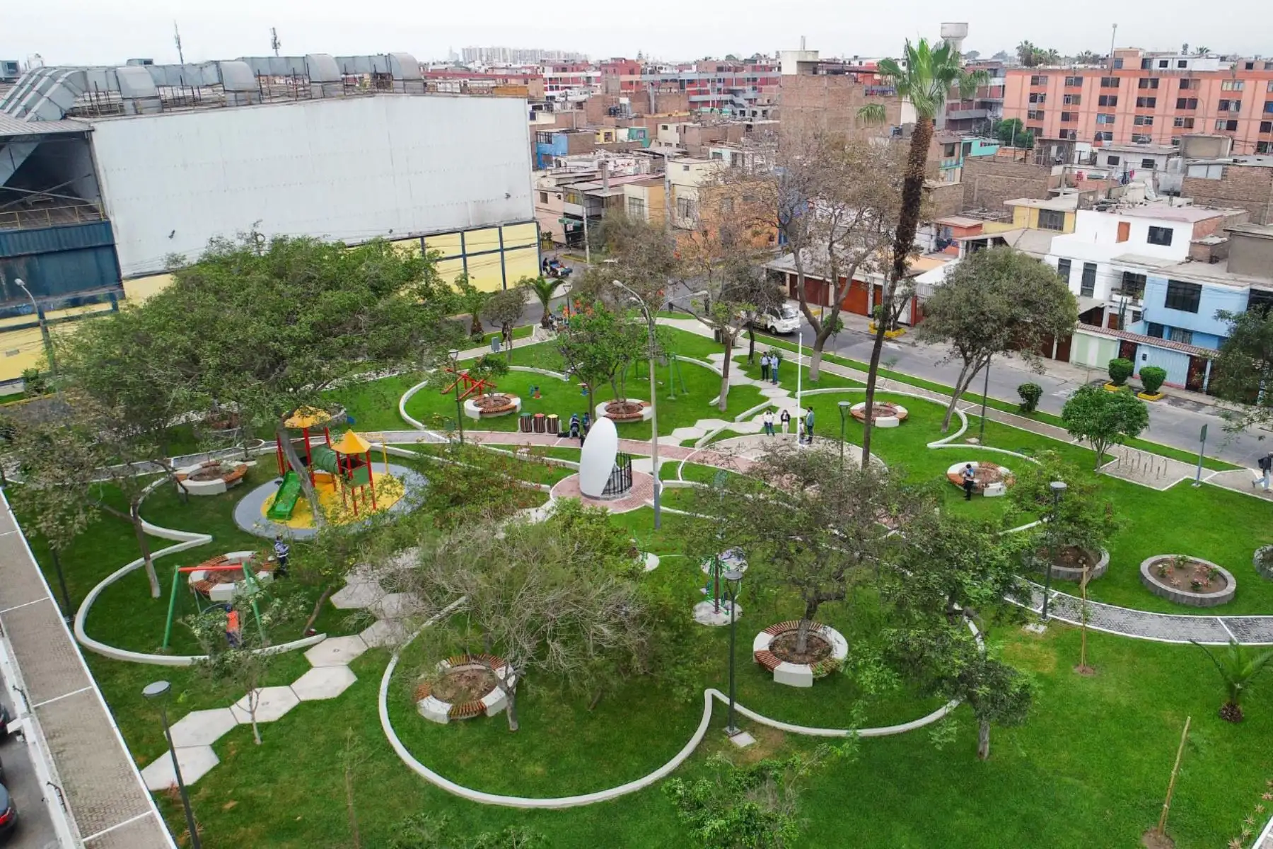 Alcalde de Lima Jorge Muñoz, inaugura parque D