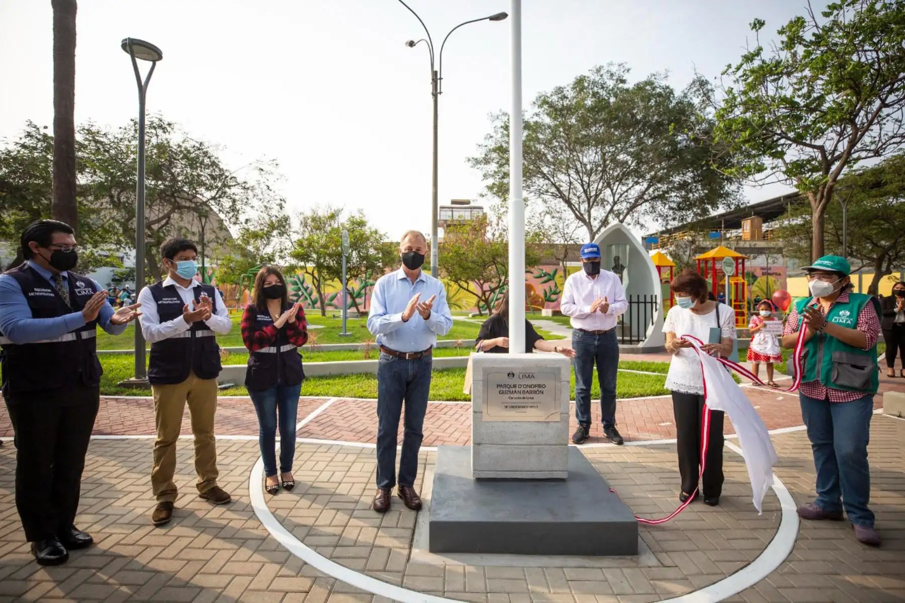 Alcalde de Lima Jorge Muñoz, inaugura parque D