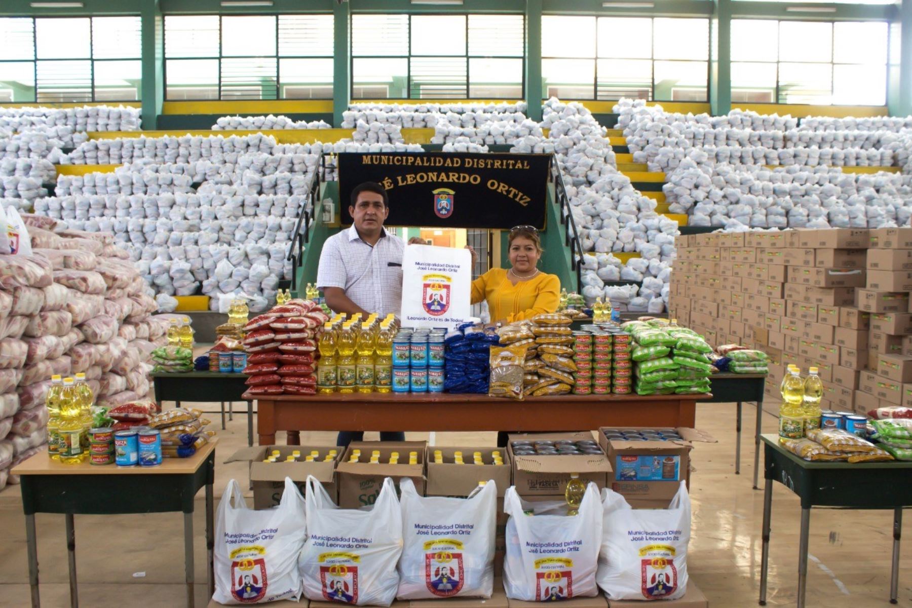 Ayuda alimentaria para las familias en situación de pobreza extrema en el distrito de José Leonardo Ortiz, en la región Lambayeque.