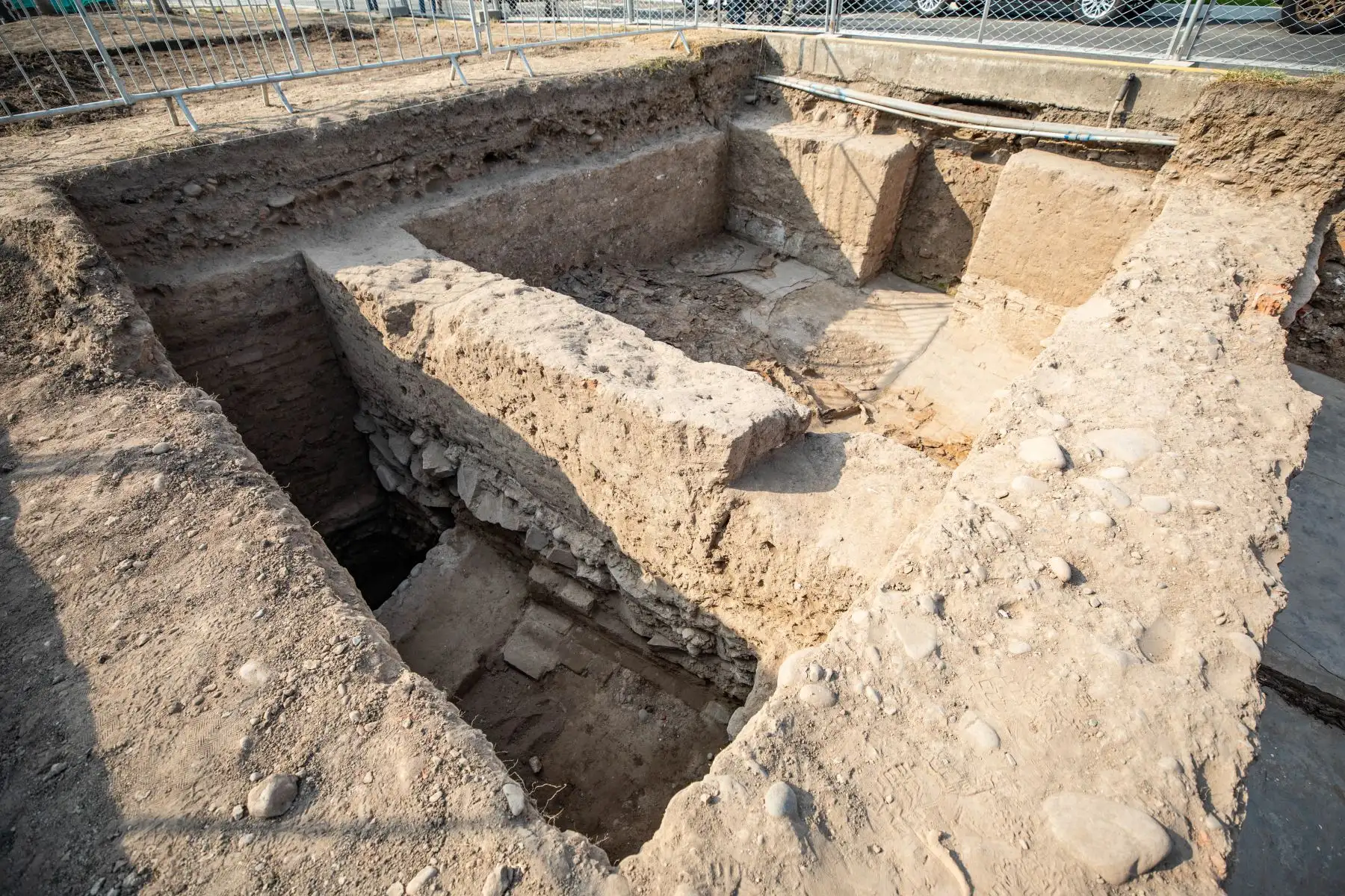 En el marco de los estudios preliminares del Proyecto de Recuperación del Entorno Paisajístico del Río Rímac, la Municipalidad de Lima halló los restos de lo que sería el molino de Aliaga, una antigua construcción ubicada debajo de la alameda Chabuca Granda y que representa a la Lima antigua. Foto: MML