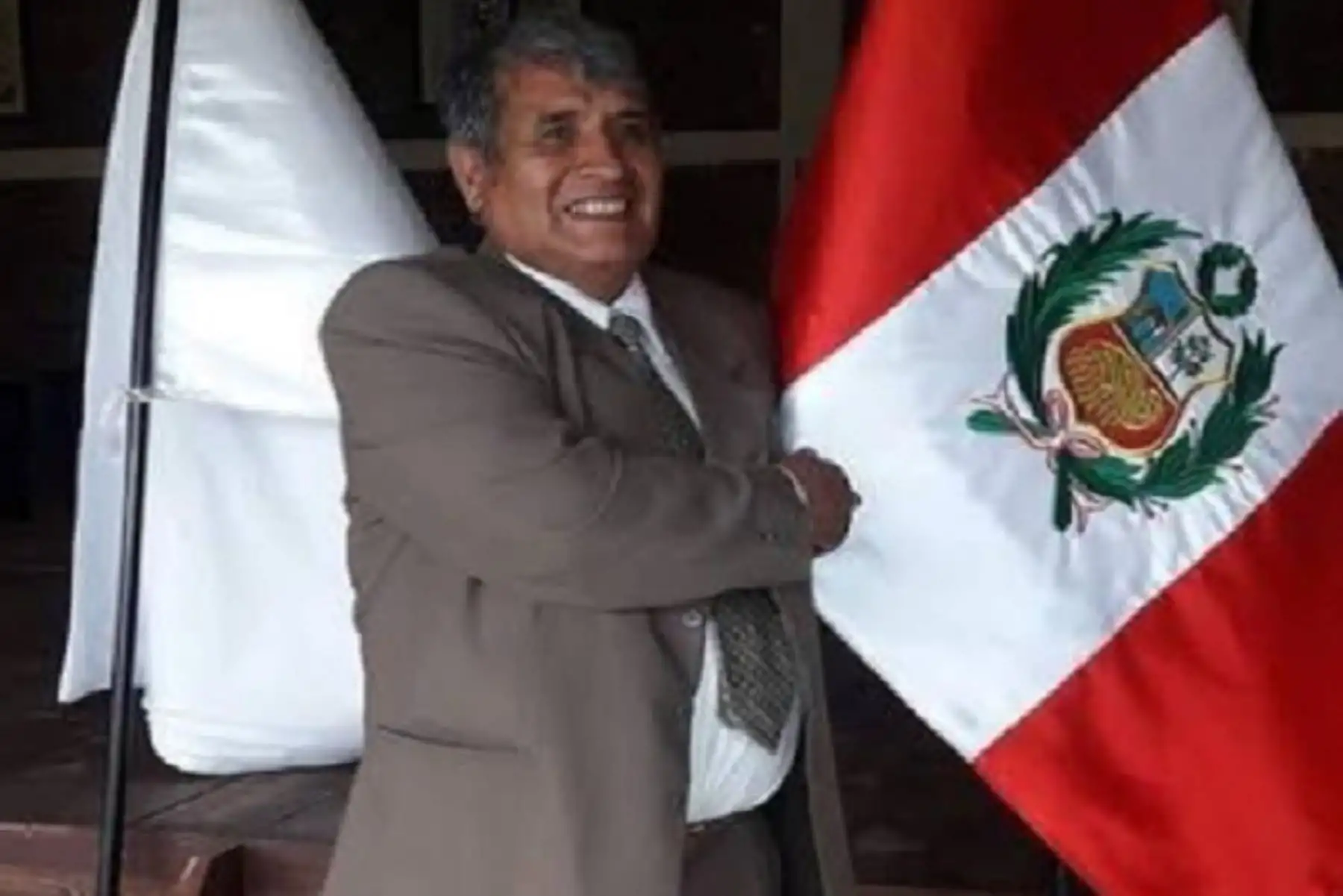 La autoridad regional de 64 años ingresó  el  martes de la semana pasada ingresó a dicho nosocomio por presentar insuficiencia respiratoria.