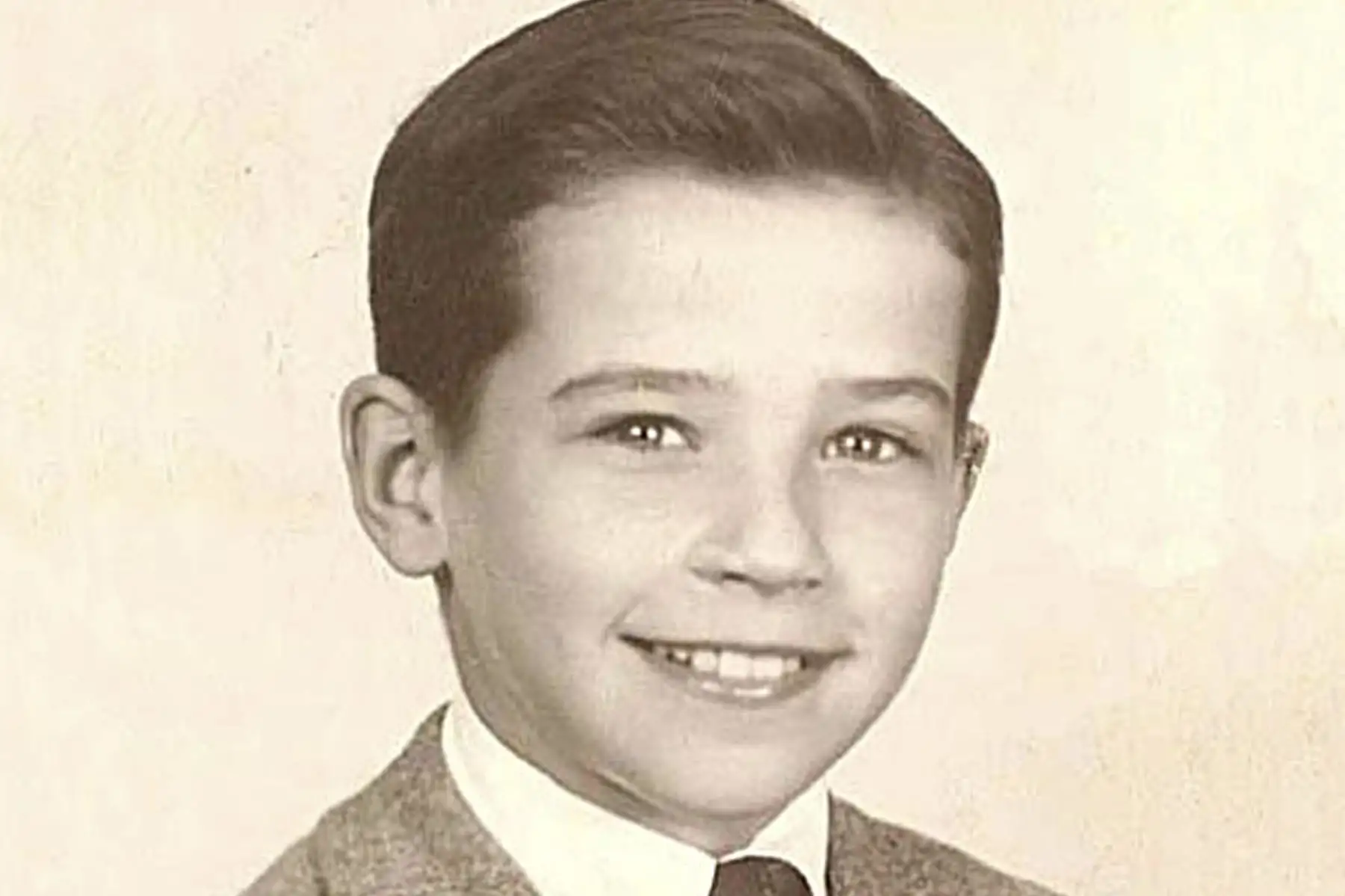 En esta imagen se muestra al presidente electo con 10 años de edad en 1952. Foto: AFP