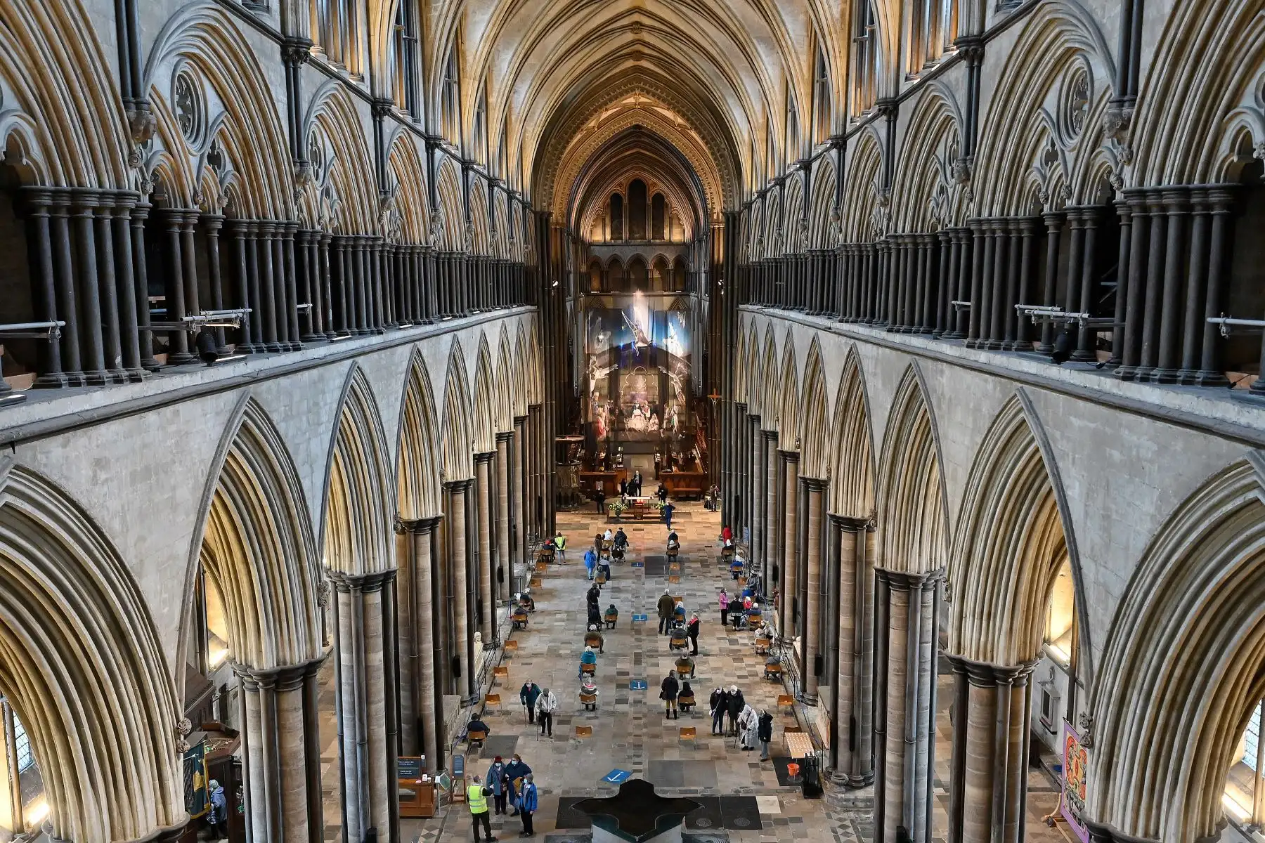 El edificio de los siglos XIII-XIV es una de las tres catedrales británicas que participan en el mayor programa de vacunación de Inglaterra. Foto: AFP