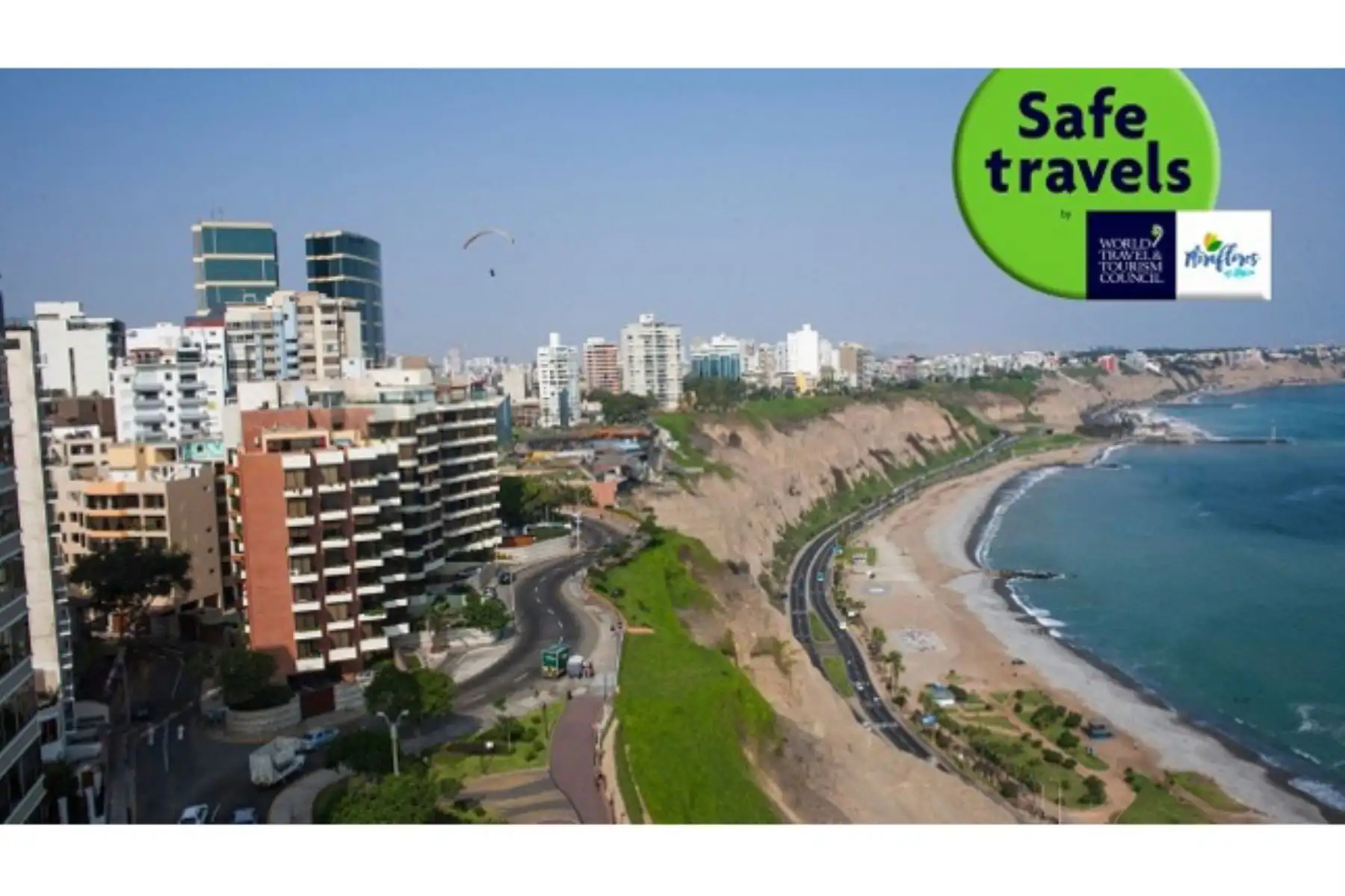 El sello “Safe Travels”, otorgado a la Municipalñidad de Miraflores en diciembre, validó cuatro rutas turísticas bioseguras en Miraflores. Estas son: Ruta turística Huaca Pucllana – Parque Salazar, Ruta de los Museos, Ruta de Salas de exposición (incluye ferias artesanales) y Rutas Gastronómicas. ANDINA/Mincetur