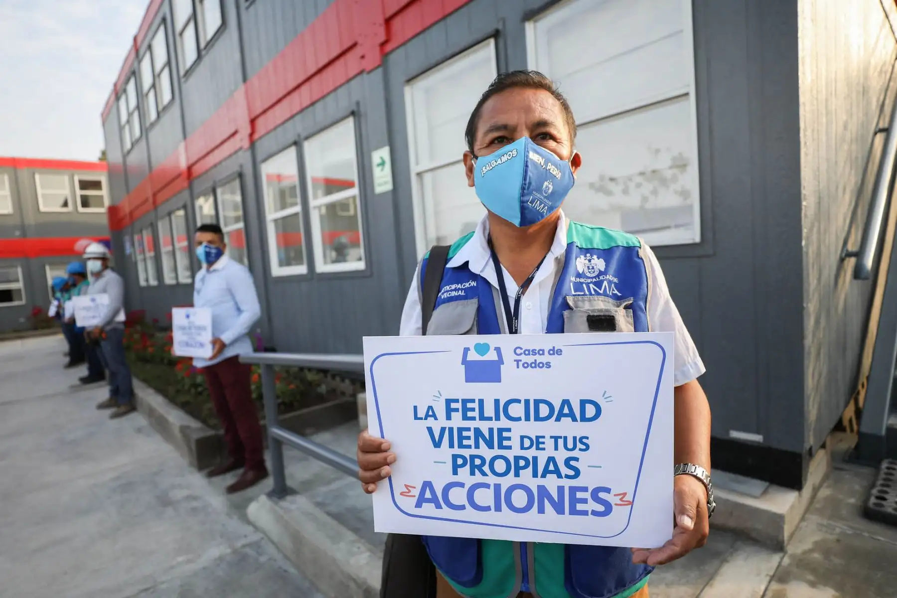 El alcalde de Lima Jorge Muñoz, presenta la Casa De Todos permanente en la urbanización Palomino, en el Cercado, que podrá acoger a 80 personas en situación de calle y promover su reinserción en la sociedad. Foto: Municipalidad de Lima