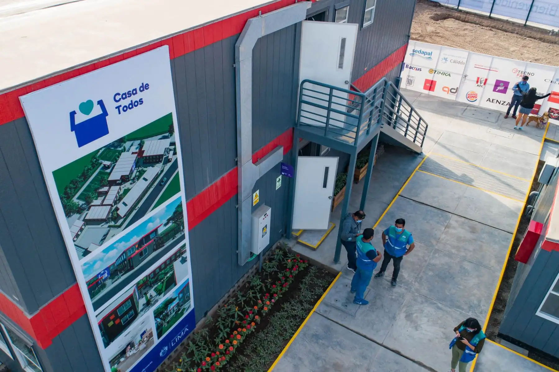 El alcalde de Lima Jorge Muñoz, presenta la "Casa de Todos" permanente en la urbanización Palomino, en el Cercado, que podrá acoger a 80 personas en situación de calle y promover su reinserción en la sociedad. Foto: Municipalidad de Lima