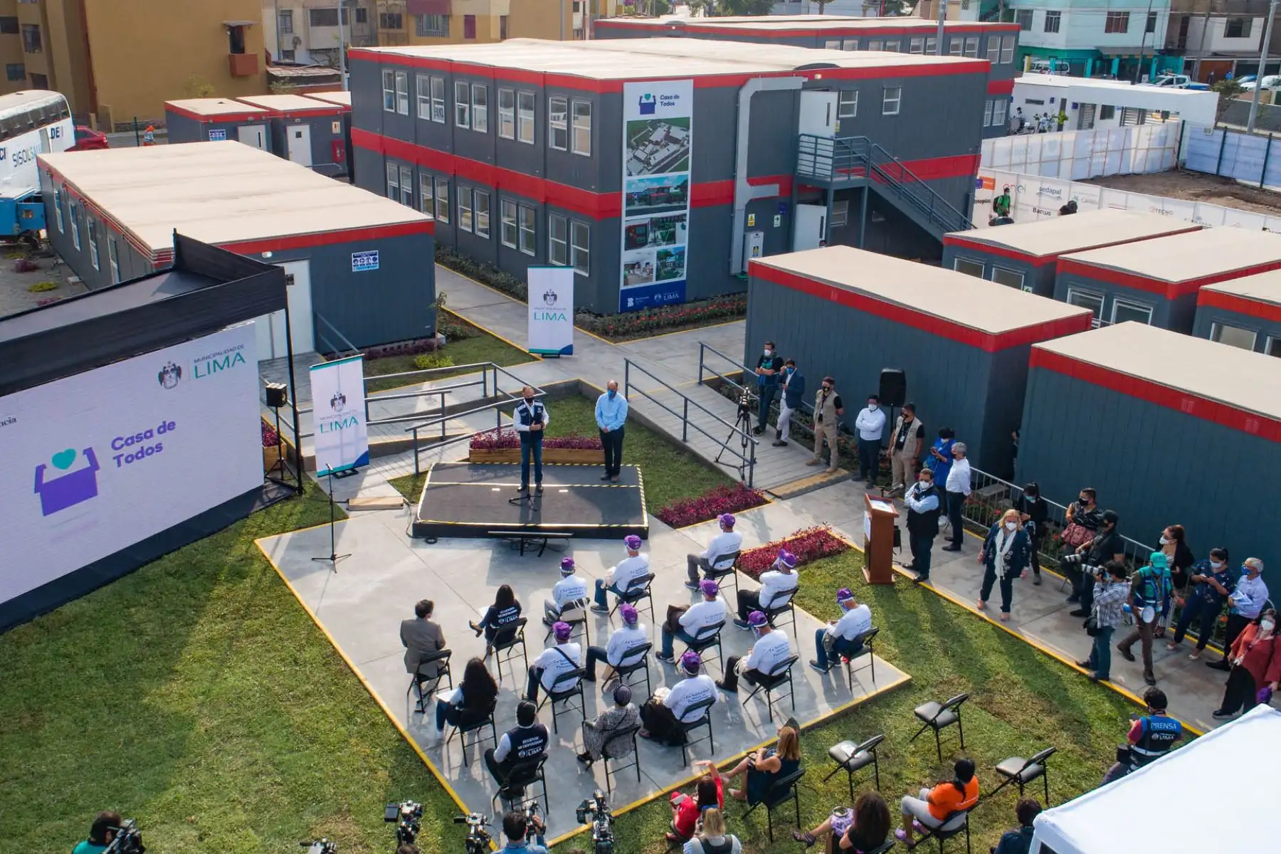 El alcalde de Lima Jorge Muñoz, presenta la "Casa de Todos" permanente en la urbanización Palomino, en el Cercado, que podrá acoger a 80 personas en situación de calle y promover su reinserción en la sociedad. Foto: Municipalidad de Lima
