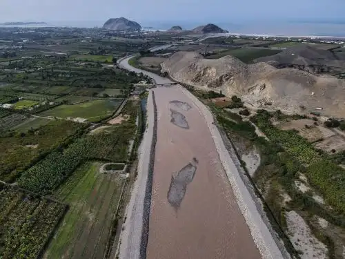 La ARCC inauguró defensas ribereñas del río Mala que ayudarán a proteger a 5,000 agricultores y áreas de cultivo de los distritos de San Antonio y Mala, provincia de Cañete, región Lima. ANDINA/Difusión