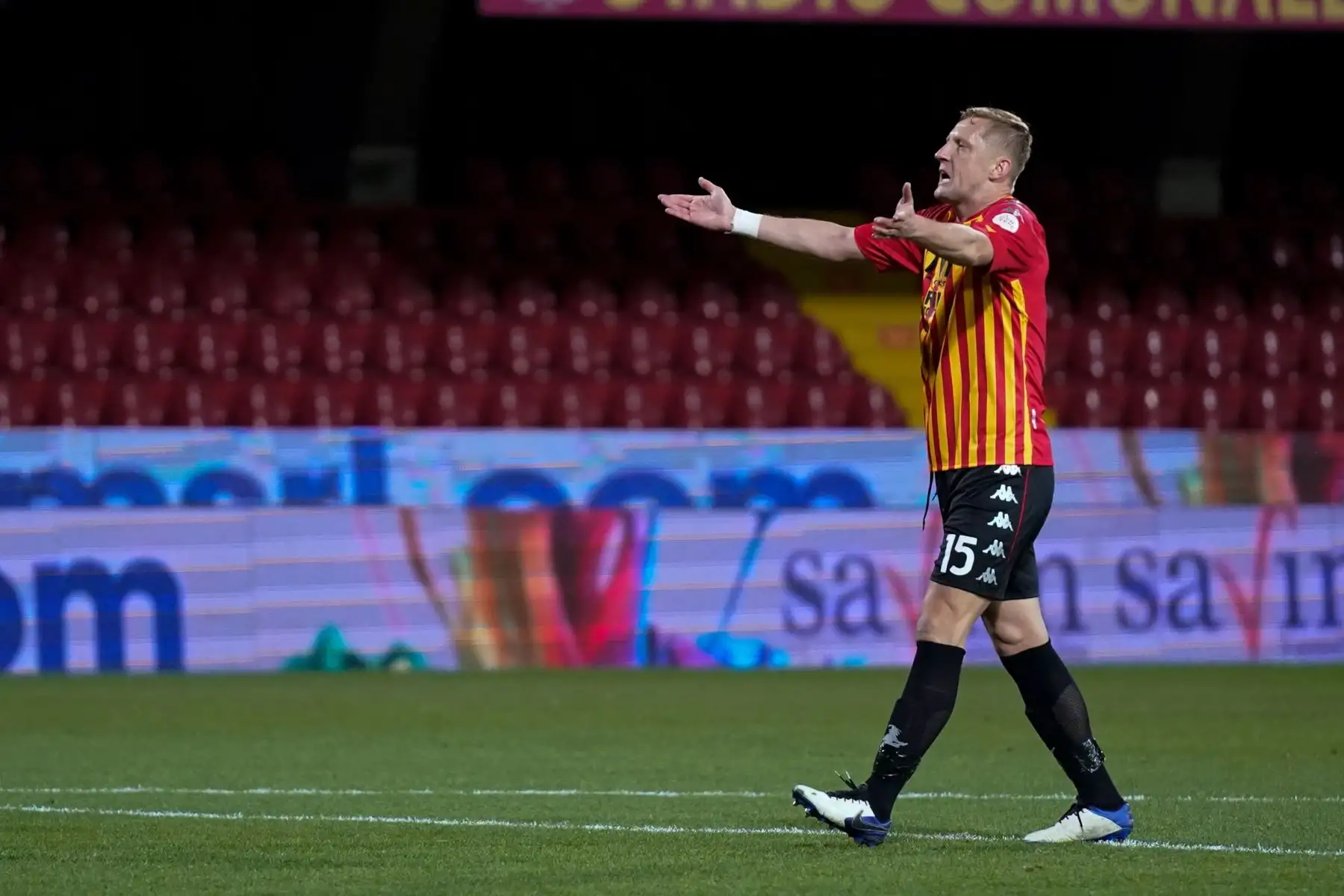 Kamil Glik del Benevento Calcio reacciona durante el partido de fútbol de la Serie A italiana Benevento Calcio vs Torino FC en el estadio Ciro Vigorito en Benevento, Italia.
Foto: EFE
