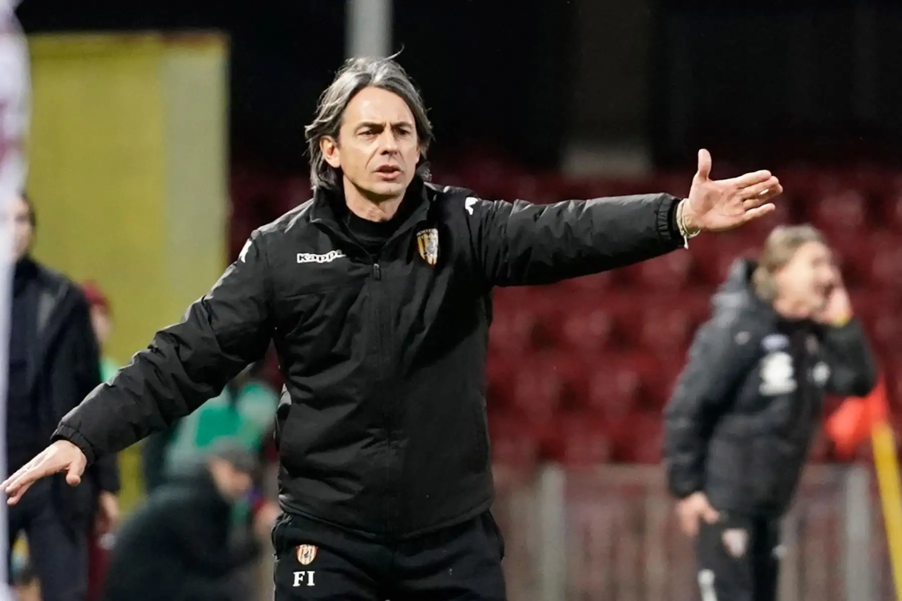 El entrenador del Benevento Calcio, Filippo Inzaghi, hace gestos durante el partido de fútbol de la Serie A italiana Benevento Calcio vs Torino FC en el estadio Ciro Vigorito en Benevento.
Foto: