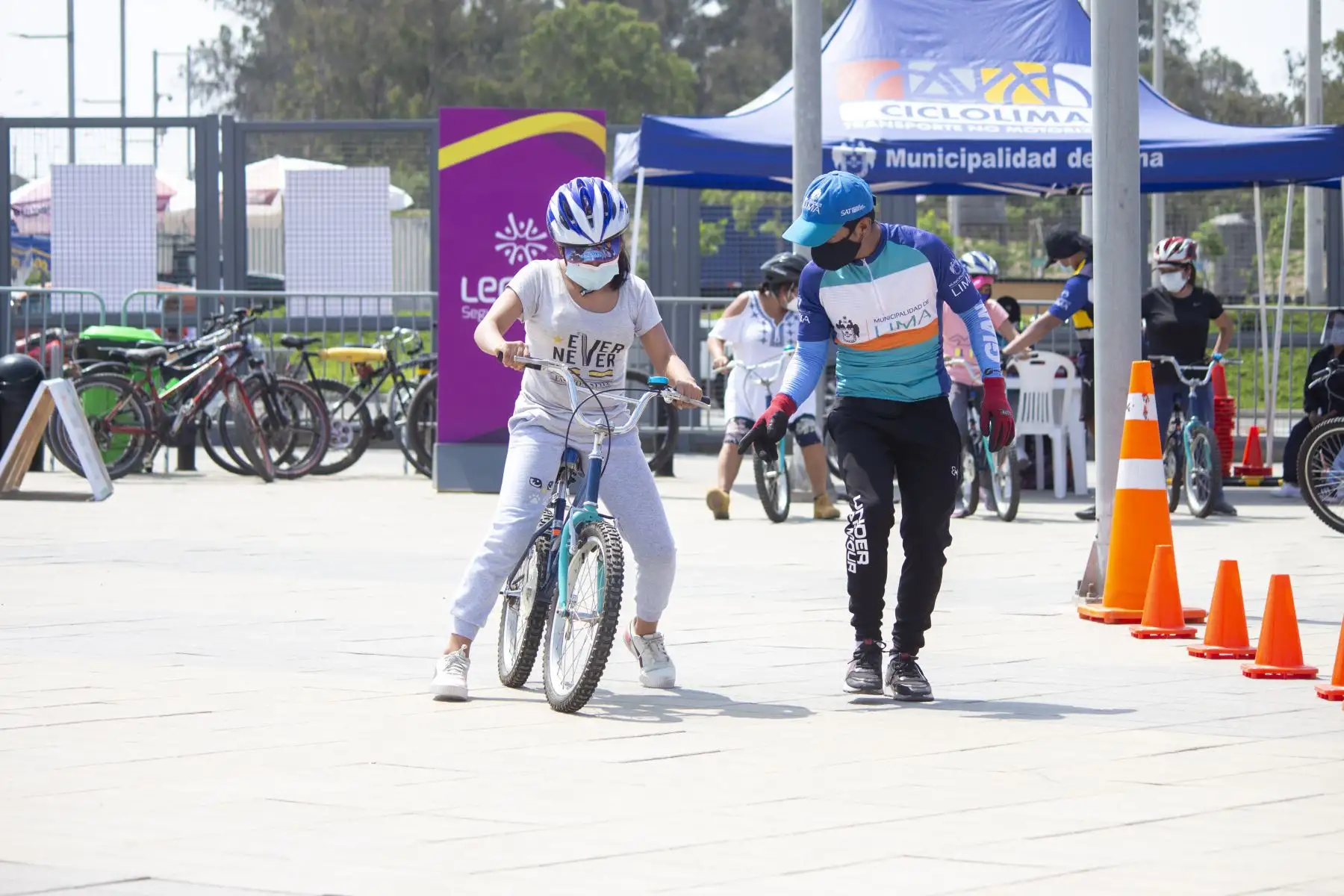 Municipalidad de Lima promueve la Escuela de ciclismo urbano, que en esta oportunidad llega a Villa El Salvador. 
Foto: Municipalidad de Lima