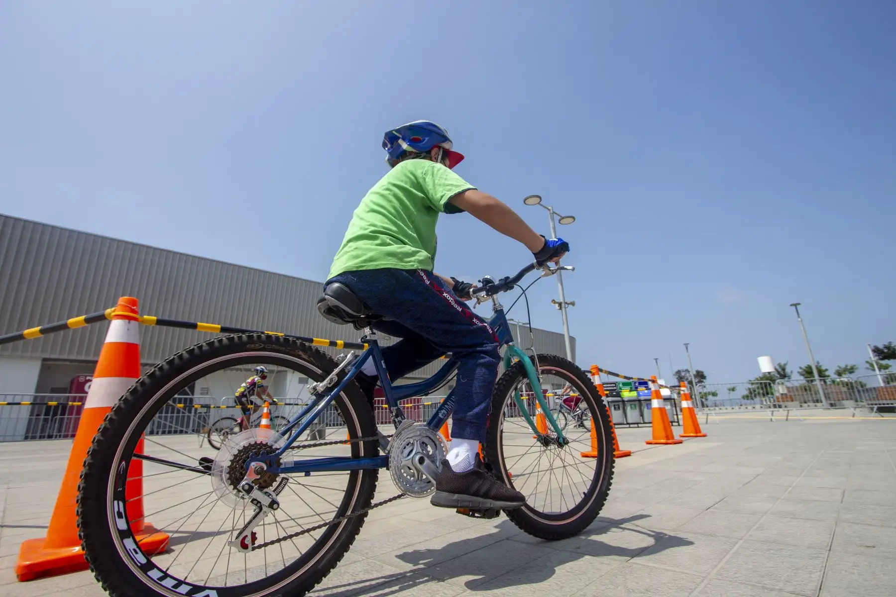 Municipalidad de Lima promueve la Escuela de ciclismo urbano, que en esta oportunidad llega a Villa El Salvador. 
Foto: Municipalidad de Lima