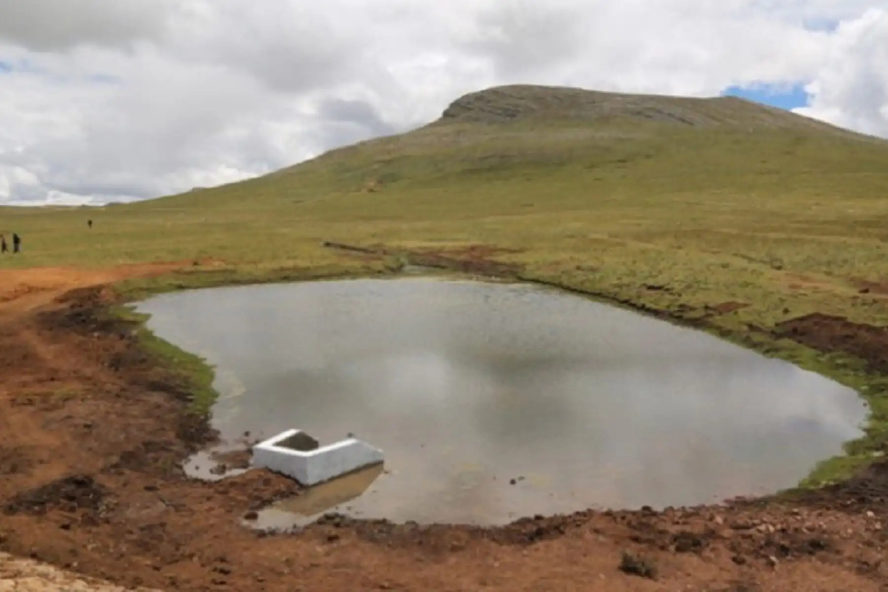 Más de 5,000 familias dedicadas a la agricultura familiar de diez regiones del país se beneficiarán con la “Estrategia de Siembra y Cosecha de Agua 2021”, que el Ministerio de Desarrollo Agrario y Riego (Midagri), comenzará a implementar a inicios del segundo trimestre de 2021, con una inversión de 36 millones 679,088 soles. Foto: Midagri