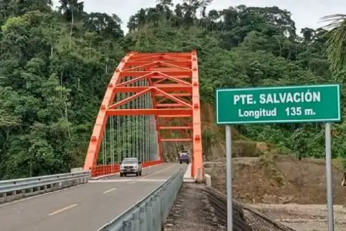Puente Salvación, construido por Provías Descentralizado, unidad ejecutora del Ministerio de Transportes y Comunicaciones, que conecta las regiones Cusco y Madre de Dios.
