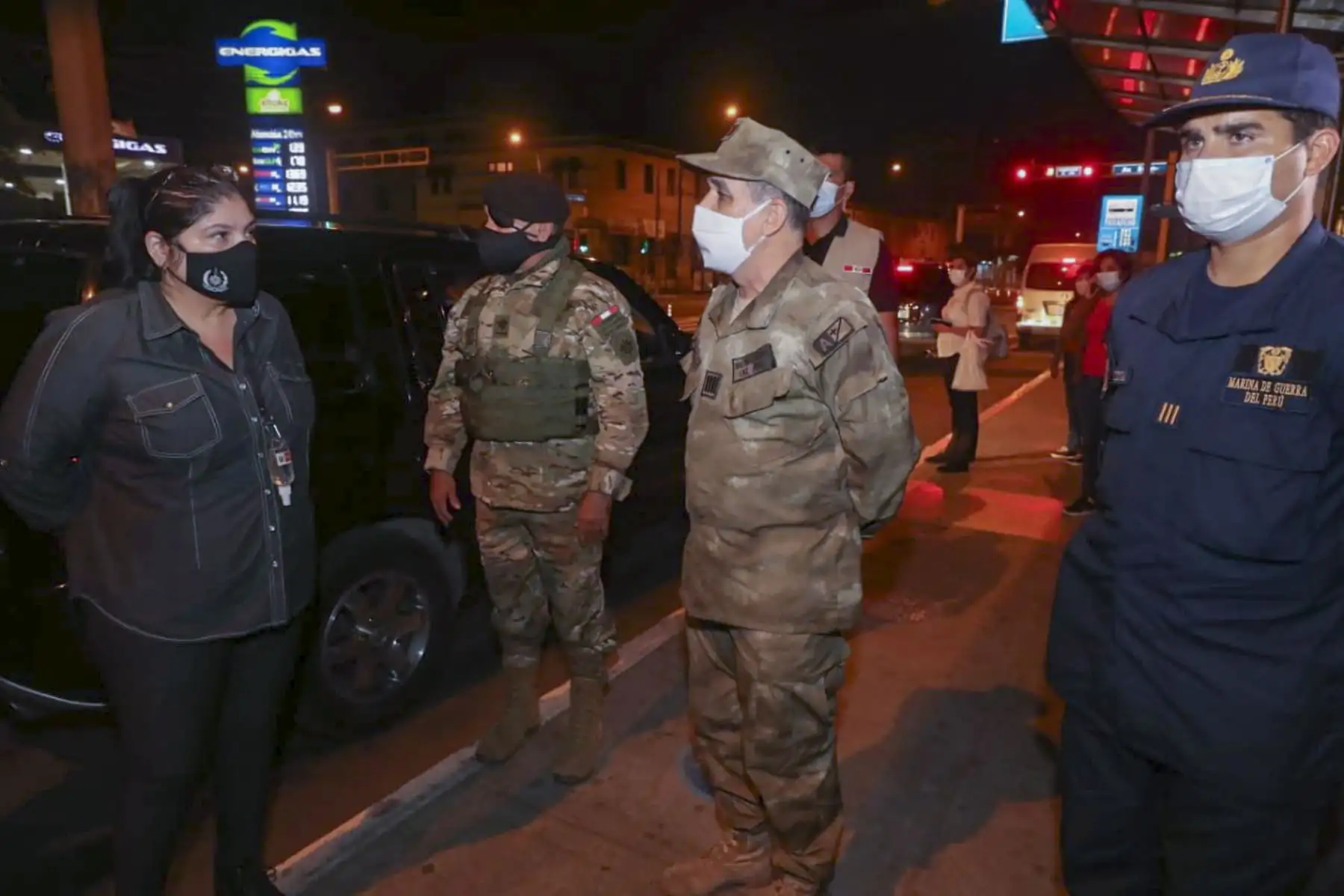 Ministra de Defensa, Nuria Esparch, supervisa el trabajo de las FFAA y la PNP durante el toque de queda a nivel nacional. Foto: ANDINA/ Mindef