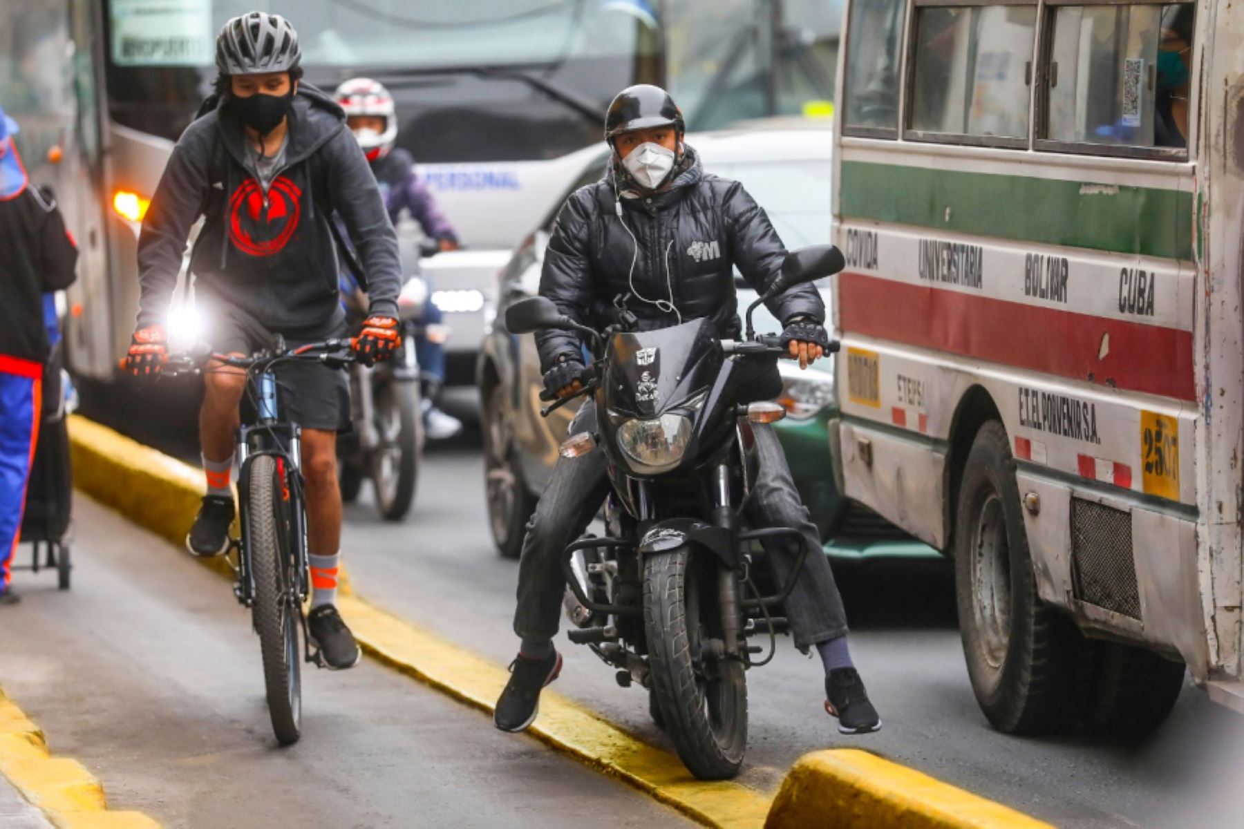 Lima: más de 1,000 conductores fueron multados por invadir y obstruir ciclovías. Foto: ANDINA/Difusión.