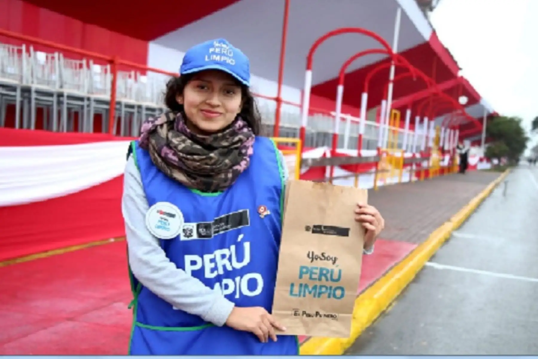 Los jóvenes participantes – hombres y mujeres- serán beneficiarios de un plan de capacitación en historia ambiental del Perú, procesos de mejoramiento de desempeño ambiental en materias tales como: educación ambiental, calidad ambiental (aire, agua y suelo) y fiscalización ambiental; entre otros temas.