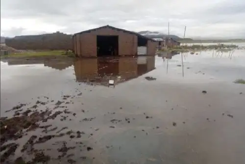 Las personas afectadas fueron evacuadas hacia las viviendas de sus familiares y vecinos.