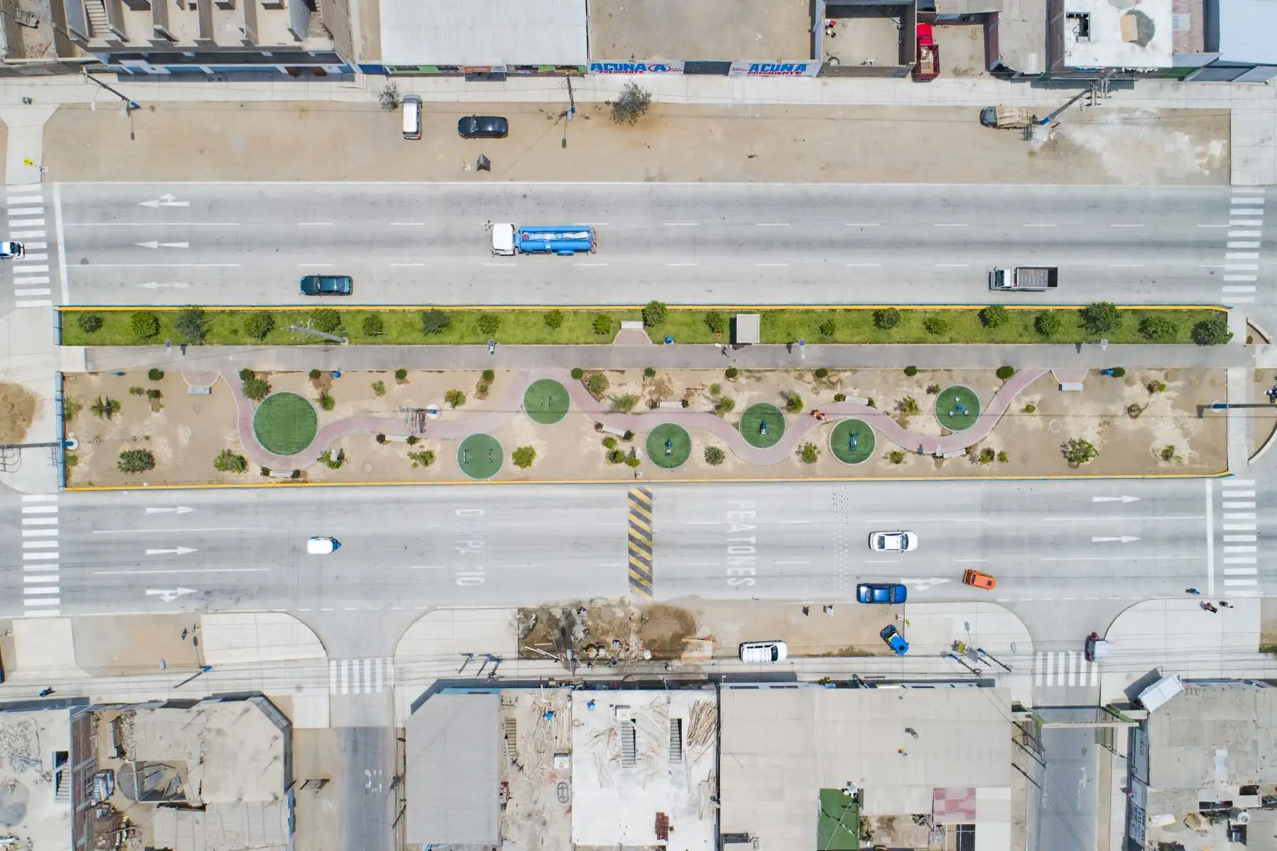 El  alcalde de Lima  Jorge Muñoz, recorre ciclo vía, de  la avenida Malásquez. Foto: ANDINA/ MLM El  alcalde de Lima  Jorge Muñoz, recorre ciclo vía, de  la avenida Malásquez. Foto: ANDINA/ MLM